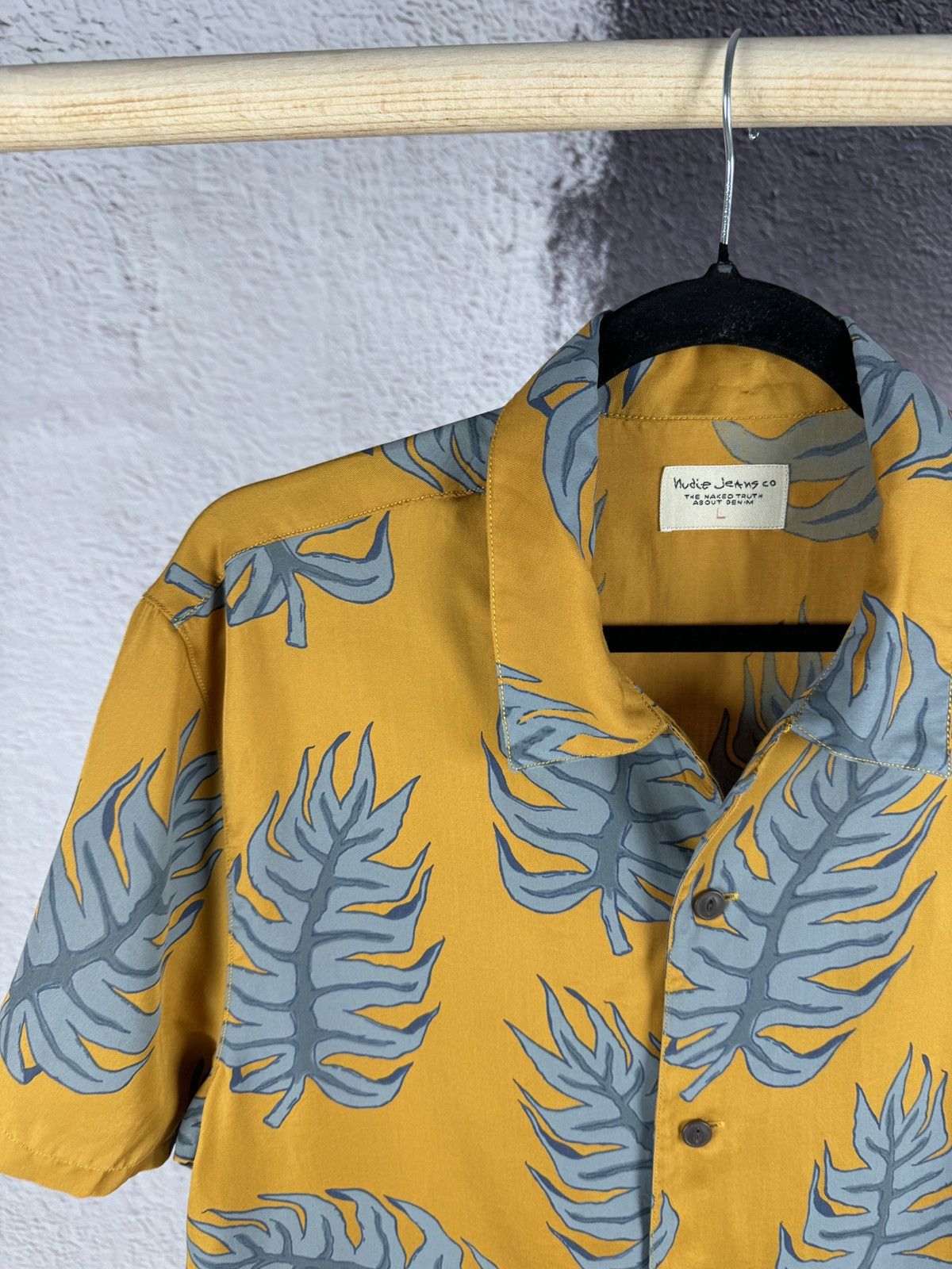 Nudie Jeans NUDIE JEANS CO. Mens ARVID LEAF Floral LOOP COLLAR Shirt Size US L / EU 52-54 / 3 - 8 Thumbnail