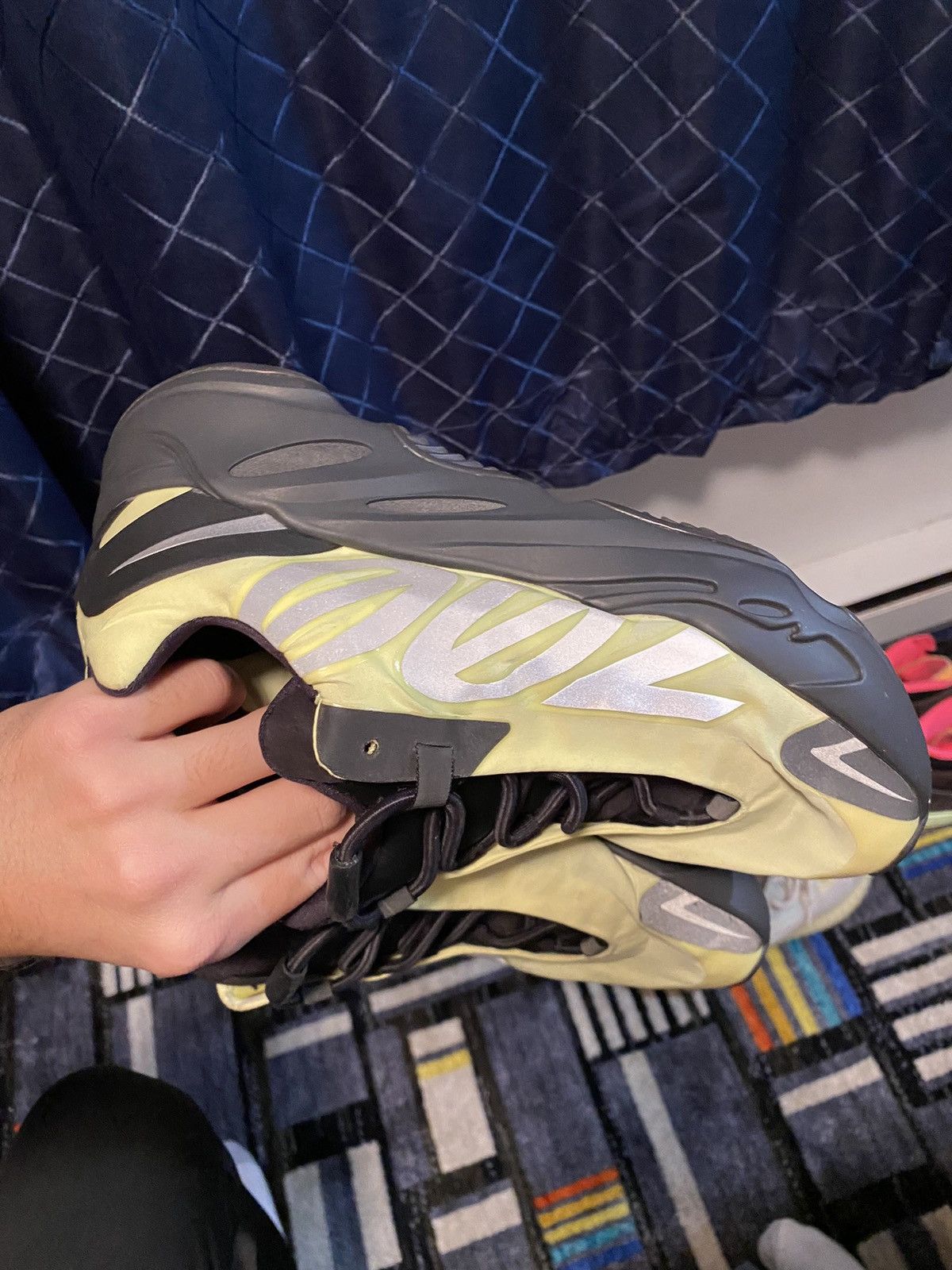 Yeezy Yeezy 700 phosphor Size US 10 / EU 43 - 4 Thumbnail