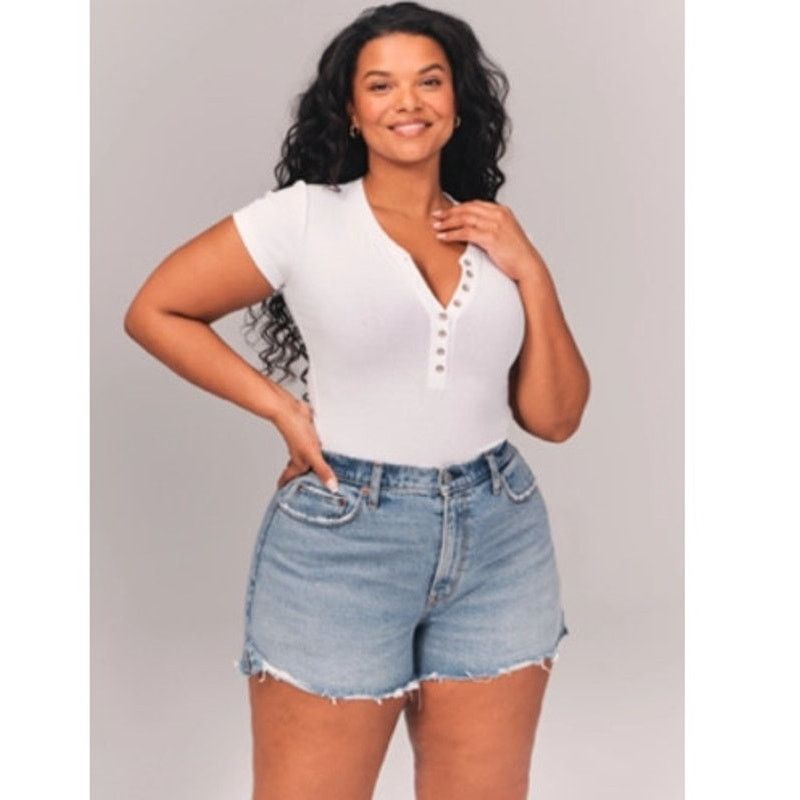 Abercrombie & Fitch Abercrombie & Fitch The Mom High Rise Plus Size Shorts 24 Size 37" - 1 Thumbnail