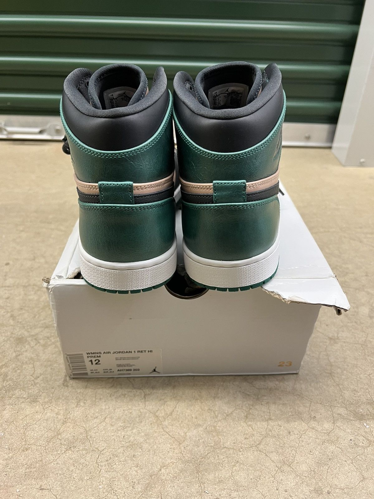 Jordan Brand Jordan 1 High Premium WMNS Mystic Green Size 12W Size US 12 / IT 42 - 5 Thumbnail