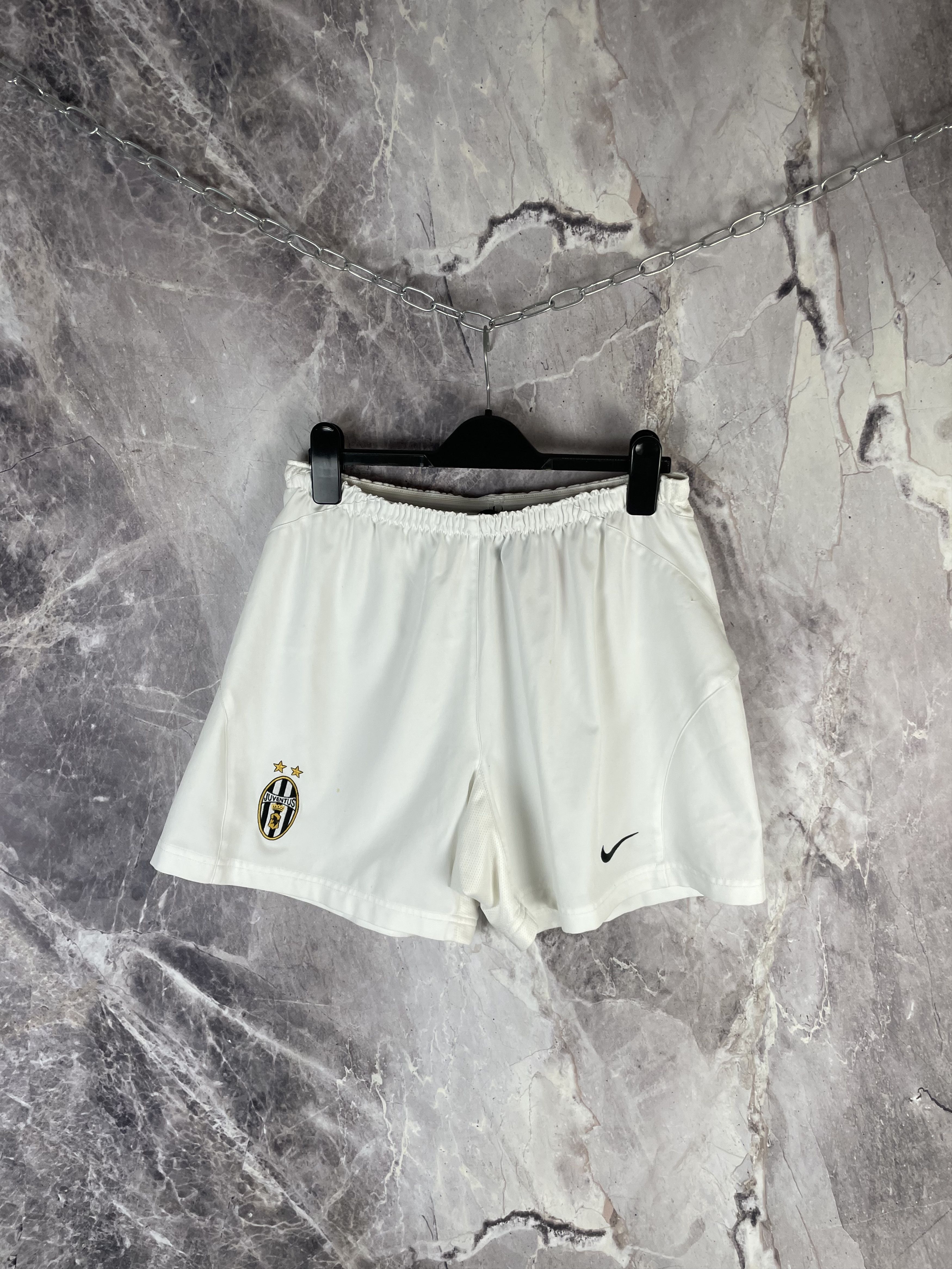Nike Nike Juventus Vintage Shorts Y2k Size US 32 / EU 48 - 2 Thumbnail
