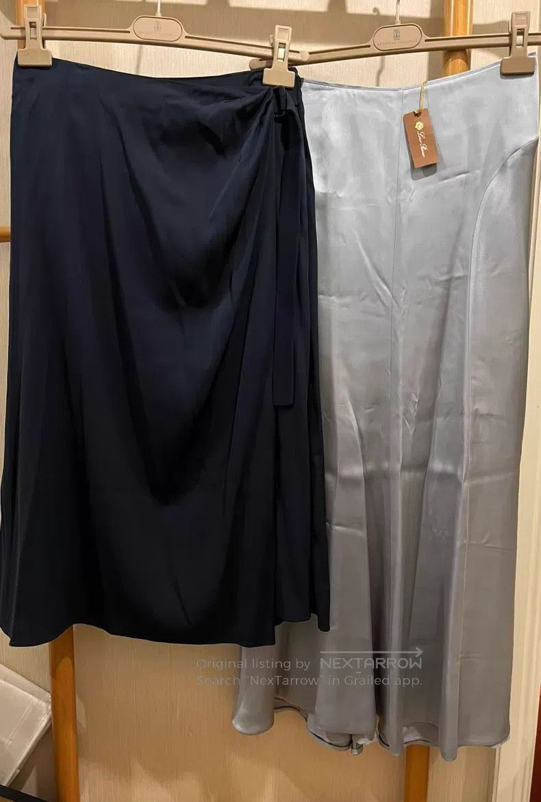 Loro Piana Loro Piana Silk long dress Size 25" / US 0 / IT 36 - 2 Thumbnail