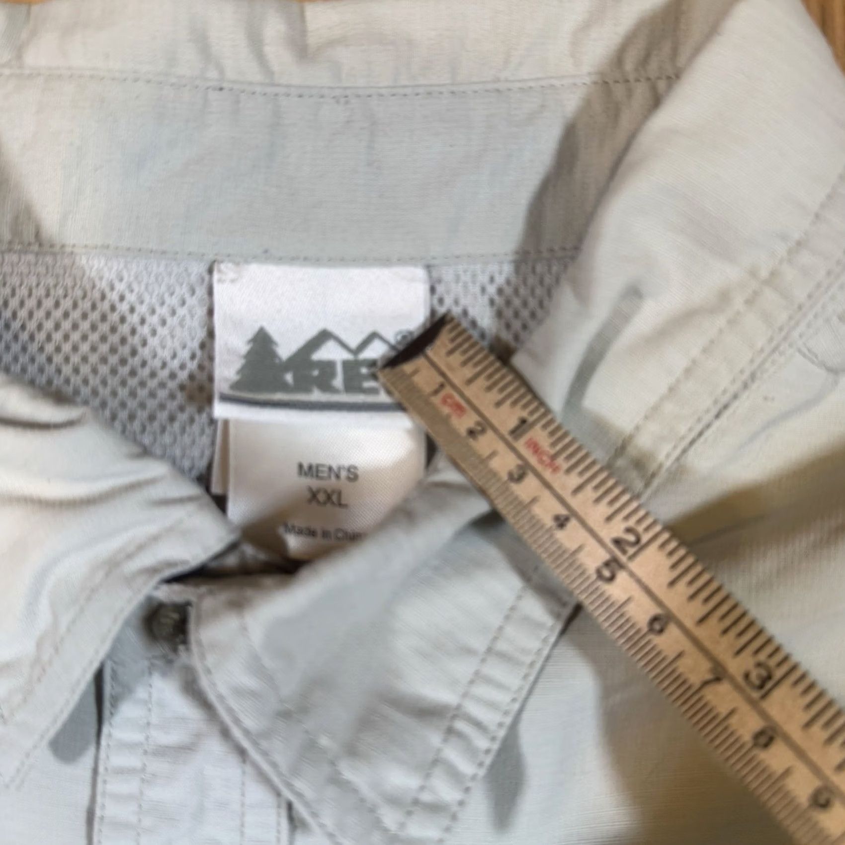 Vintage REI Mens Button Up Shirt Short Sleeve Khaki 2XL Nylon Lightweight Beige Breathe River Vintage? Size US XXL / EU 58 / 5 - 5 Thumbnail