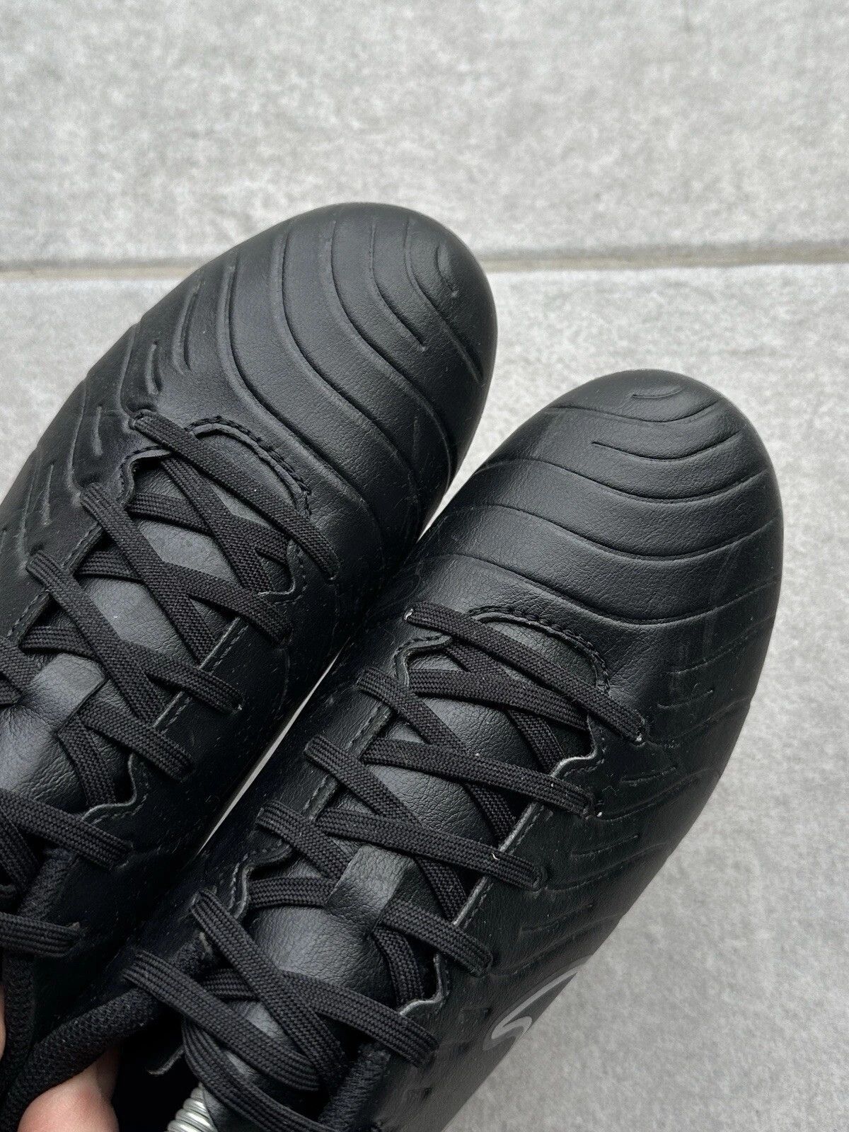 Nike Nike Tiempo Legend 10 Club Black/Chrome-Hyper Royal Men's Size US 8 / EU 41 - 10 Thumbnail