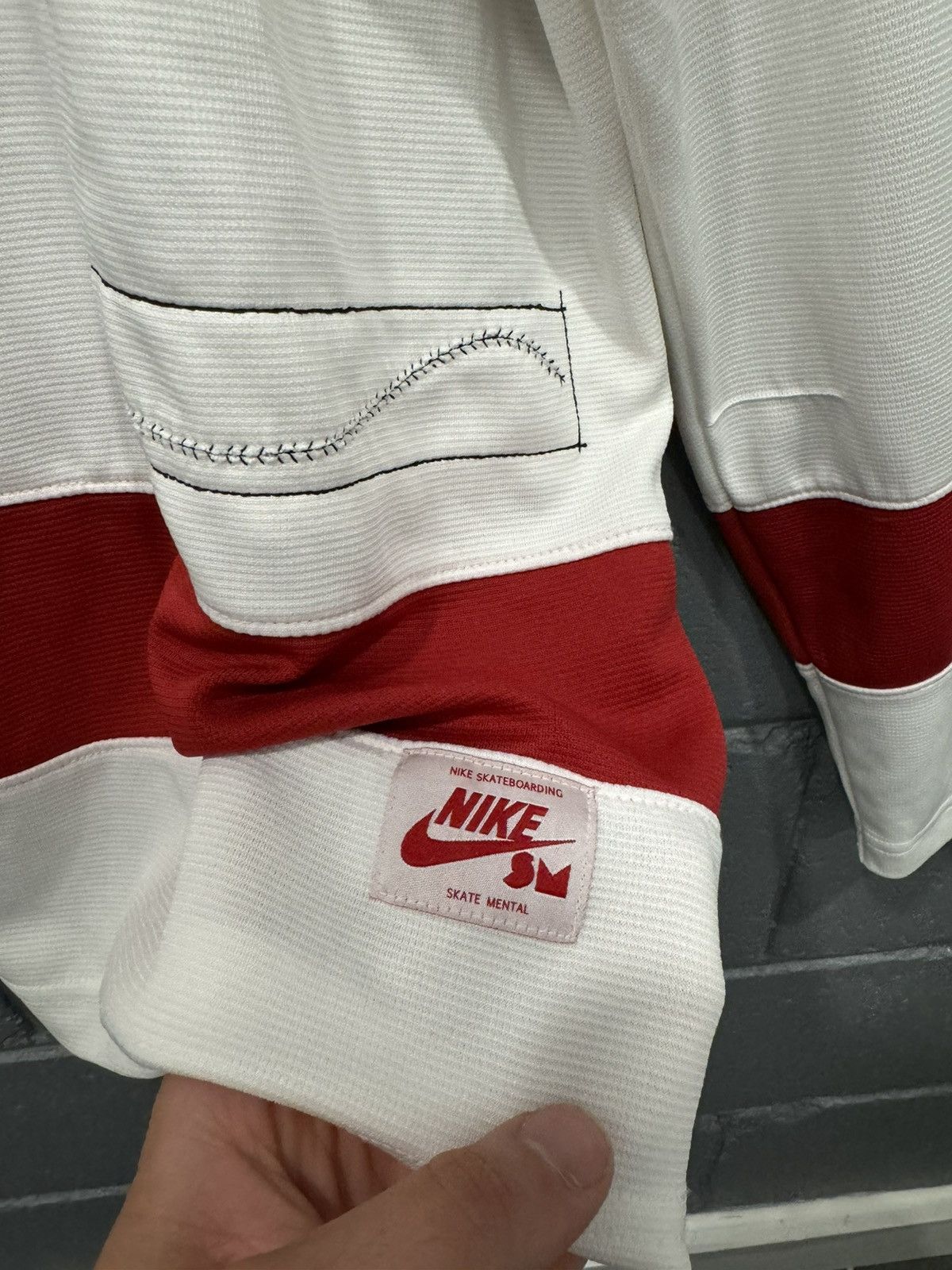 Vintage RARE Nike Skate Mental Bloody Jersey Size Large Size US L / EU 52-54 / 3 - 3 Thumbnail