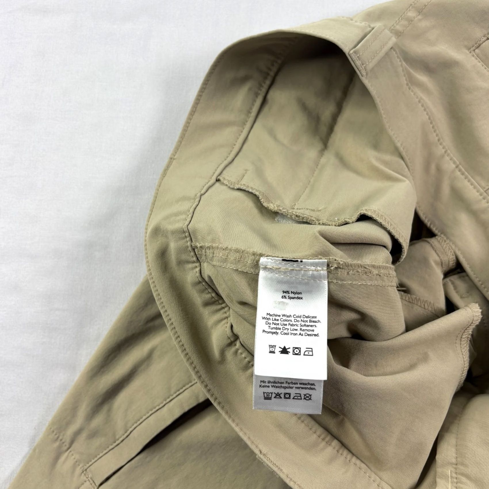 Eddie Bauer VINTAGE Eddie Bauer Travex Pants Mens 35x33 Beige Nylon Chino Straight Regular 33 Inseam Shoes? Size US 35 - 3 Thumbnail