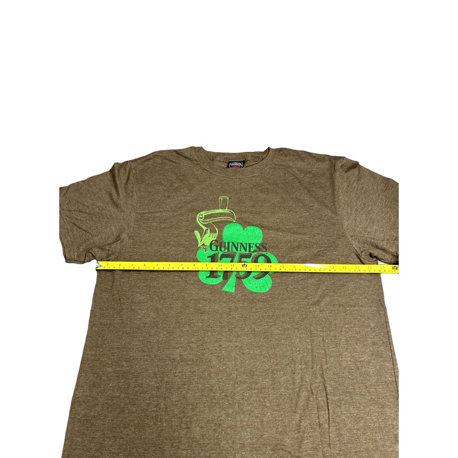 Vintage VINTAGE Guinness 3 Leaf Clover T-Shirt Brown Green Alstyle 2XL Men Short Sleeve Crew Neck Ireland Beer 2000s Size US XXL / EU 58 / 5 - 4 Thumbnail