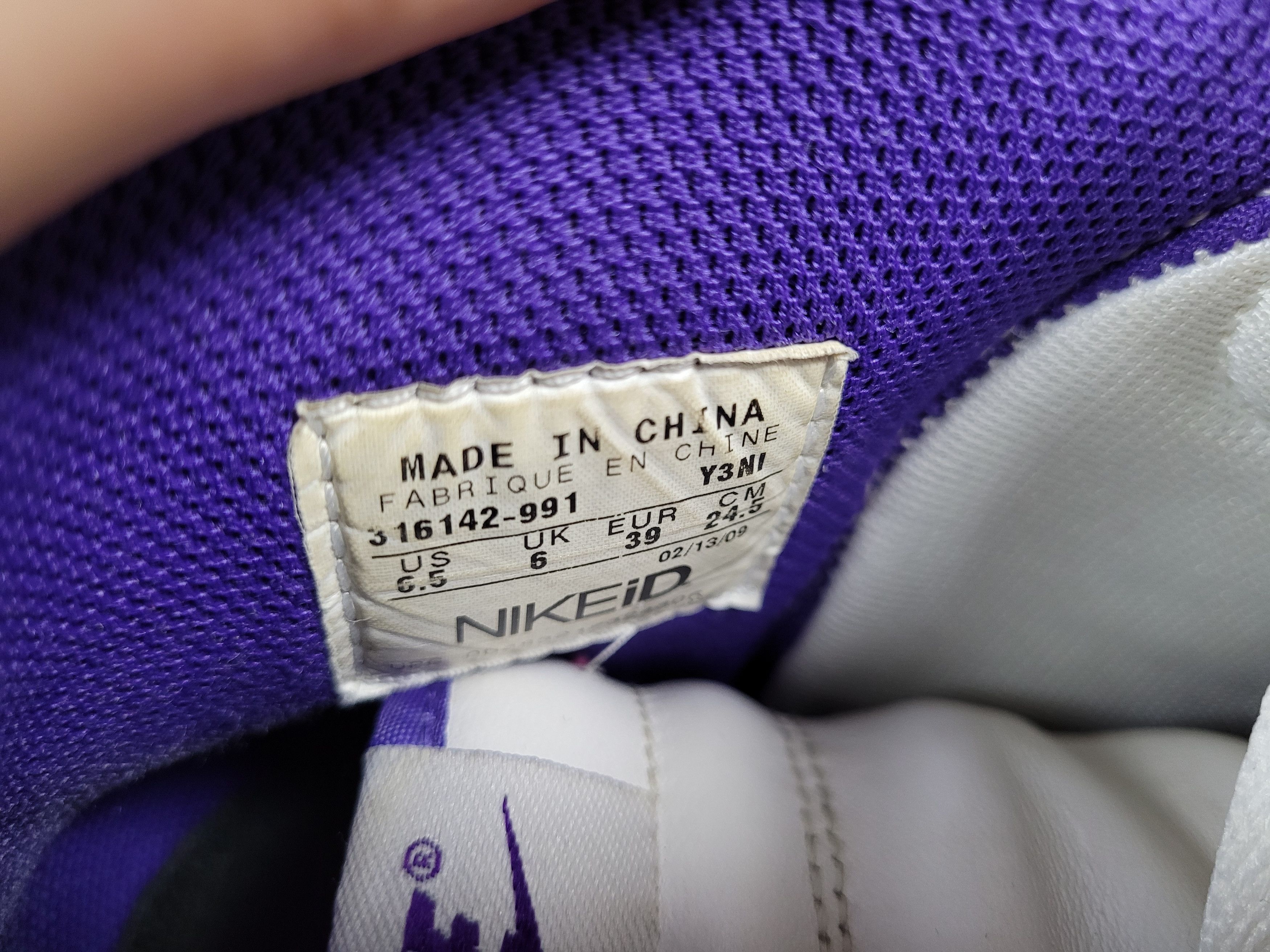 Nike 2009 Vintage Nike Dunk Hi White / Purple Los Angeles Kings Size US 9 / IT 39 - 5 Thumbnail