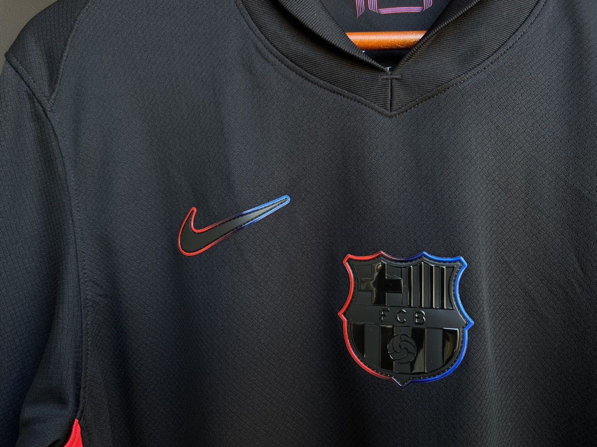 Nike FC Barcelona 2024 2025 Away football shirt jersey nike sz M Size US M / EU 48-50 / 2 - 3 Thumbnail