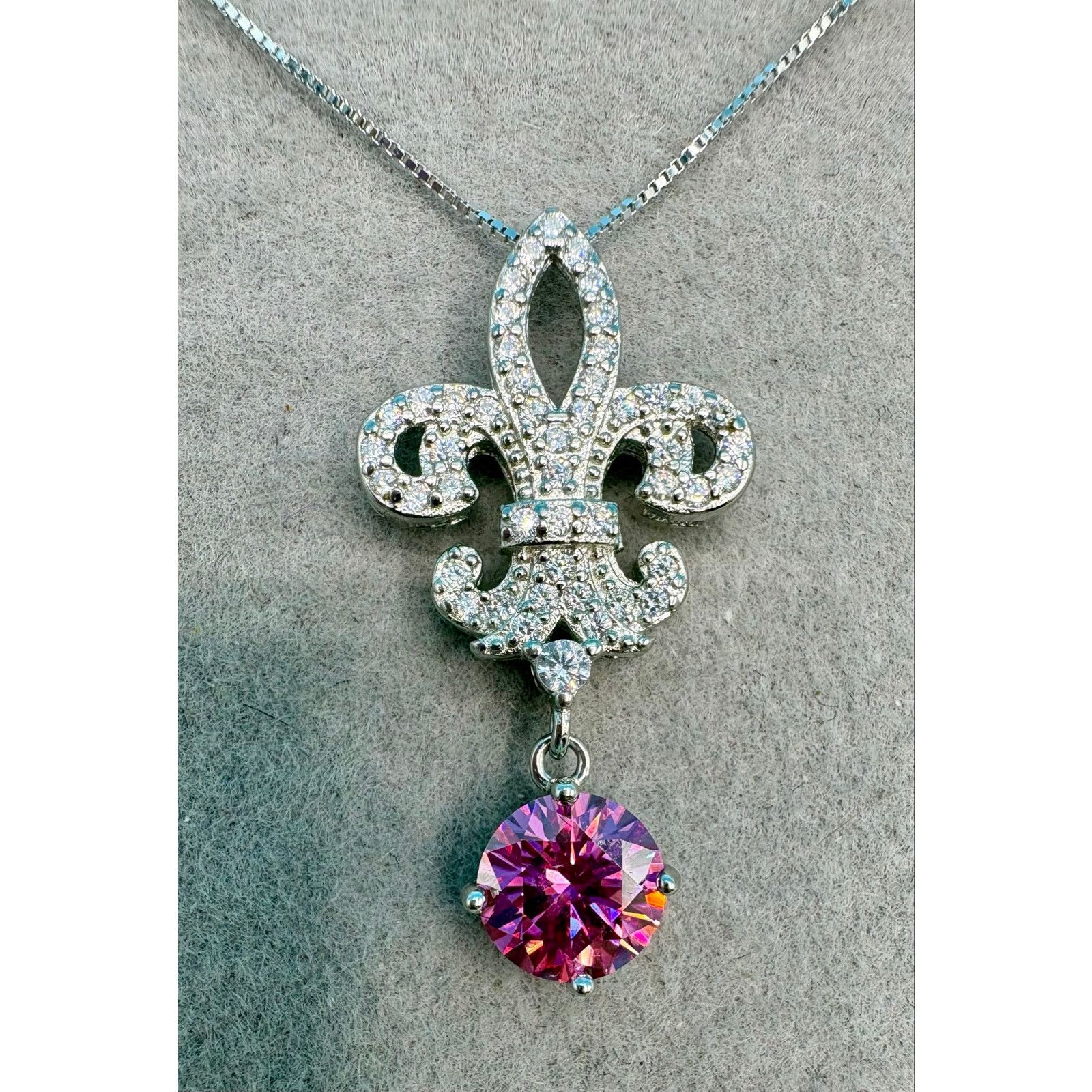 Jewelry NEW Elegant Pink & White Moissanite Fleur de Lis Jewelry Set Size ONE SIZE - 2 Thumbnail