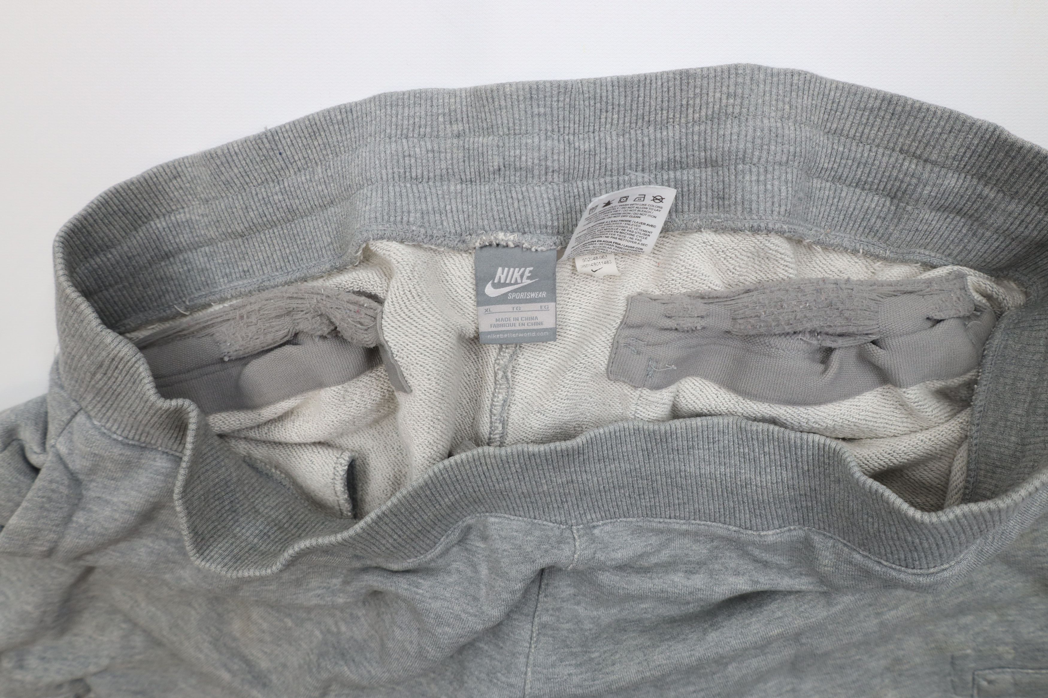 Nike Vintage Nike Mini Swoosh Heavy French Terry Cargo Shorts Size US 36 / EU 52 - 10 Thumbnail
