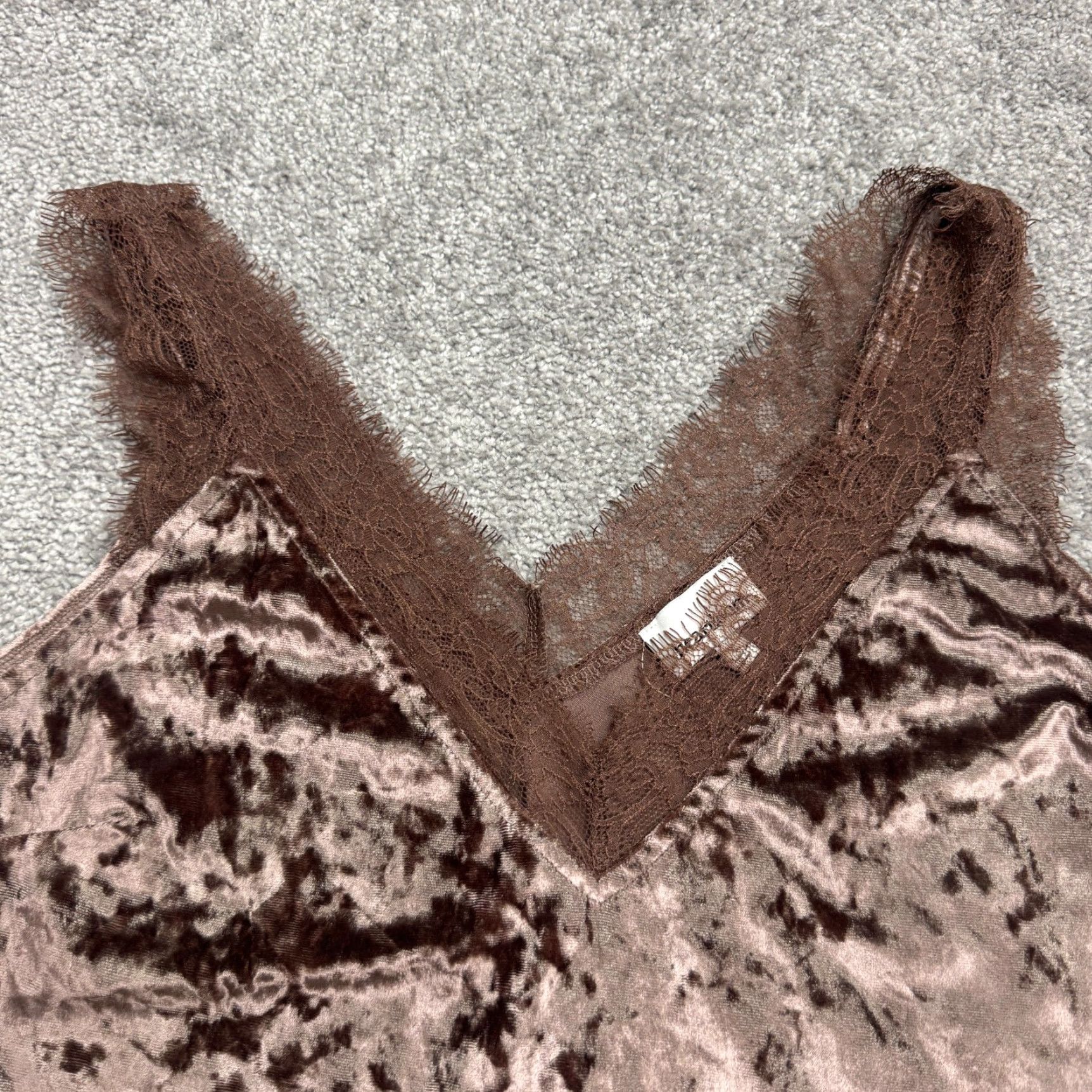 Heartloom Heartloom Tank Top Womens Large Brown Sleeveless Velvet Lace Trim Casual Shirt Adult Large Brown Velvet Lace Trim Tank Top Womens Lips? Wait. Size L / US 10 / IT 46 - 3 Thumbnail
