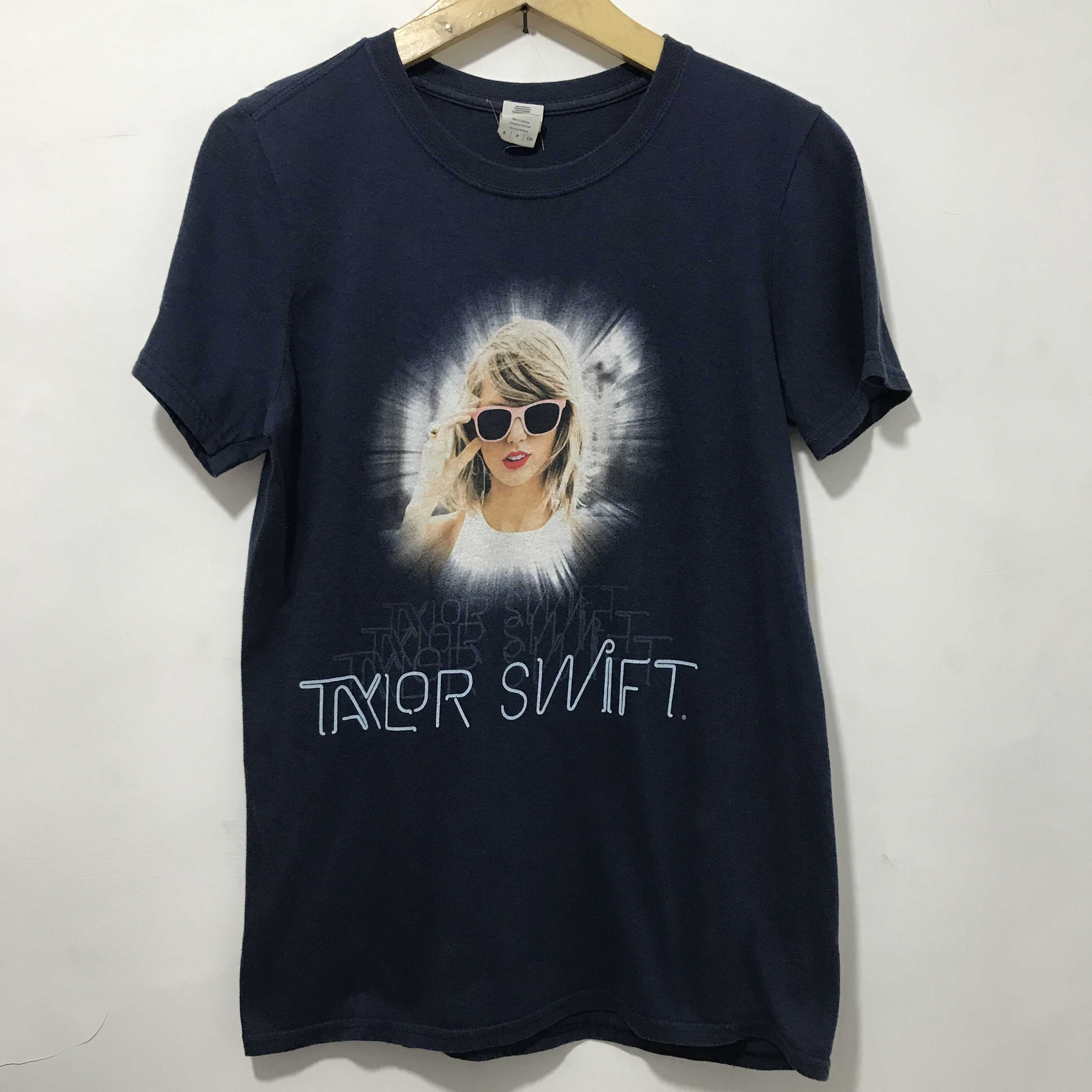 Band Tees TAYLOR SWIFT THE 1989 WORLD TOUR T-SHIRT Size S / US 4 / IT 40 - 1 Thumbnail