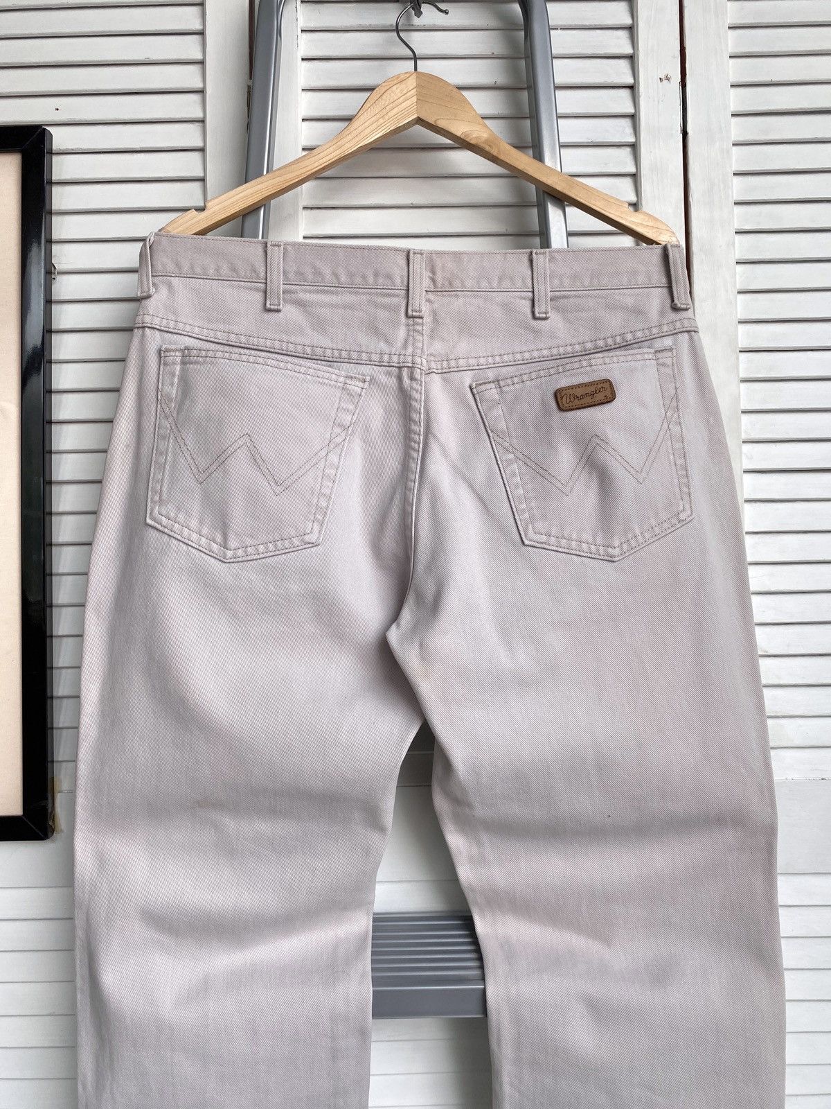 Vintage × Wrangler Vintage Wrangler Beige Denim Jeans Pants USA Leather Logo Size US 34 / EU 50 - 7 Thumbnail