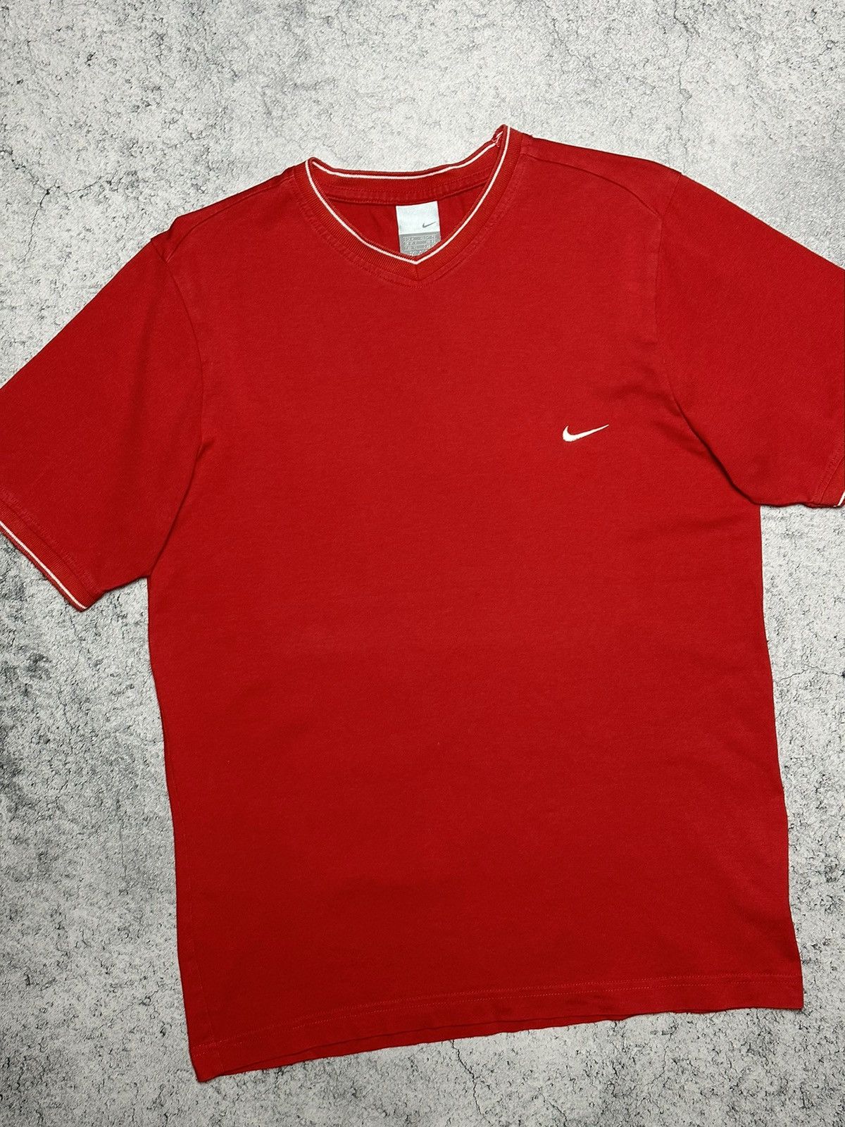Nike × Vintage Vintage Nike Red Small Swoosh Y2K Tee Size US M / EU 48-50 / 2 - 2 Thumbnail