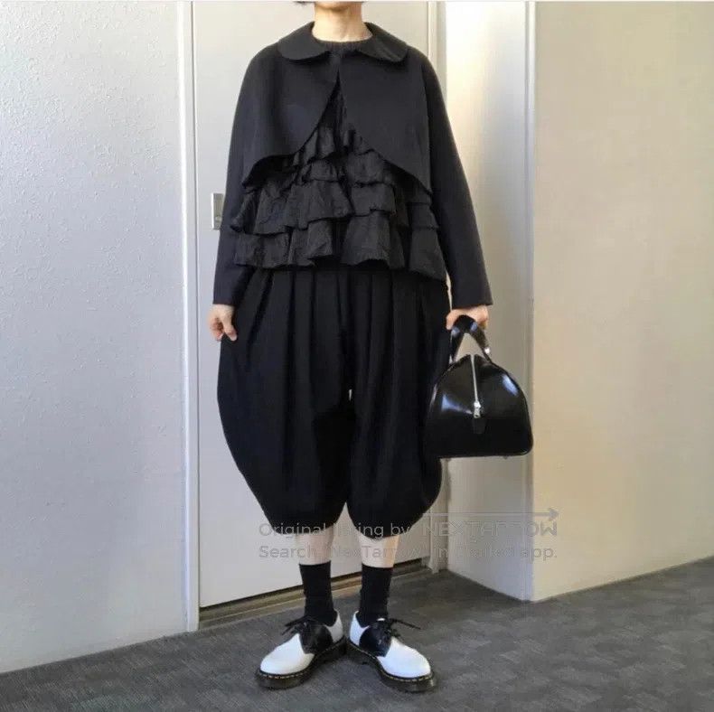 Comme des Garcons Comme Des Garcons size XS Wool Wide Leg Trousers, Lantern Size 22" - 7 Thumbnail