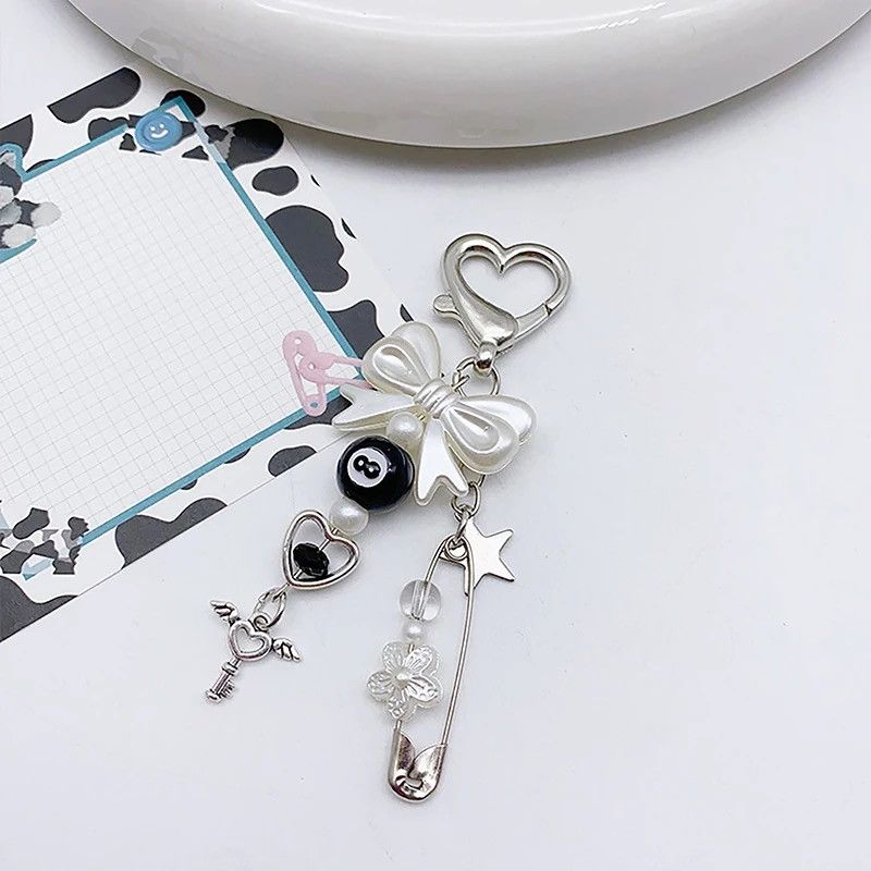 Japanese Brand × Vintage 8 ball beaded butterfly keychain Size ONE SIZE - 1 Thumbnail