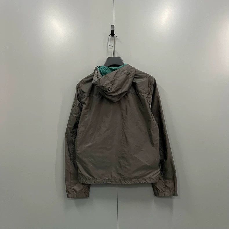 Prada Prada Color-matched triangle hooded jacket 2502-Nextarrow Size US M / EU 48-50 / 2 - 3 Thumbnail