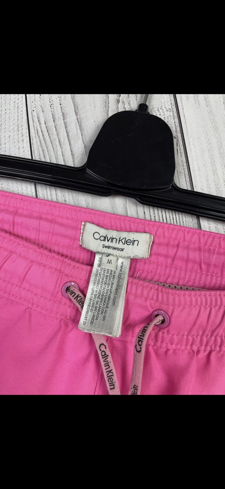 Calvin Klein Calvin klein swimming shorts size M pink rare Size US 32 / EU 48 - 4 Thumbnail
