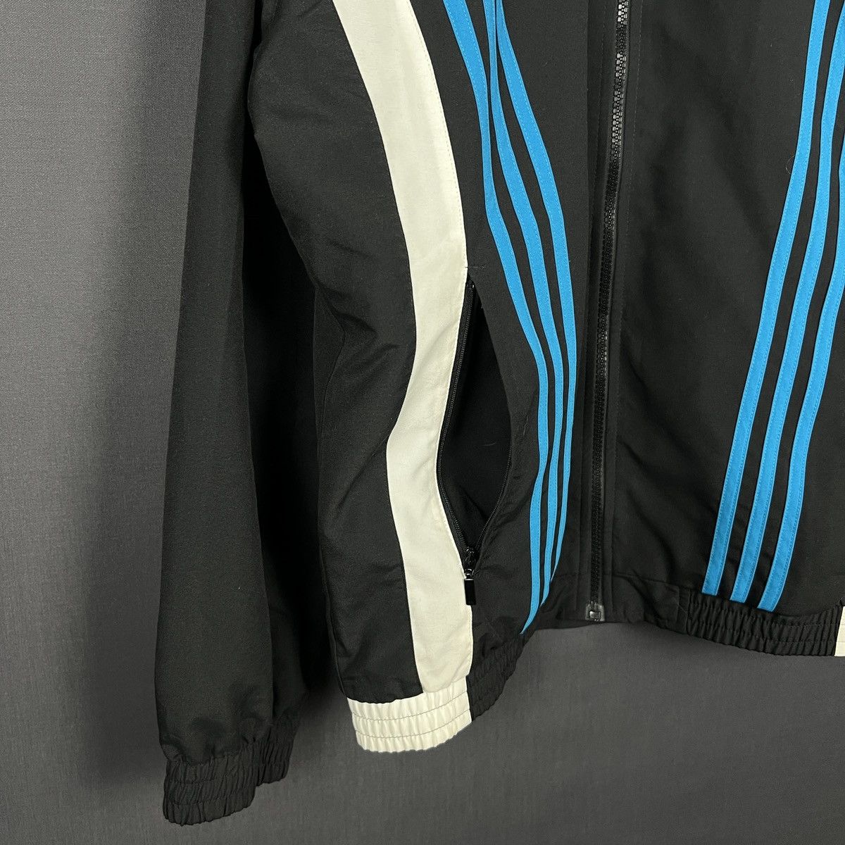 Adidas Vintage Adidas Track Jacket Mens Size Medium Size US M / EU 48-50 / 2 - 3 Thumbnail