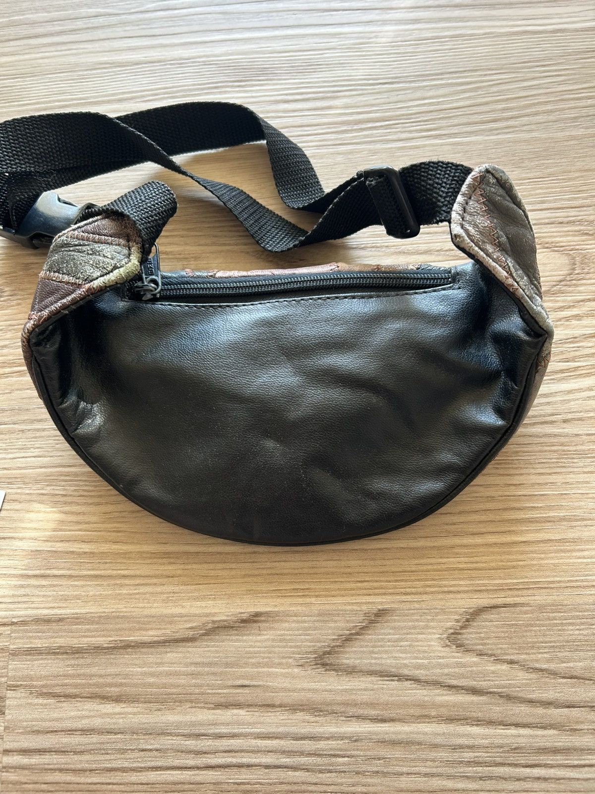 Vintage Vintage Patch Leather Sewn Bag (fanny pack) Size ONE SIZE - 2 Thumbnail