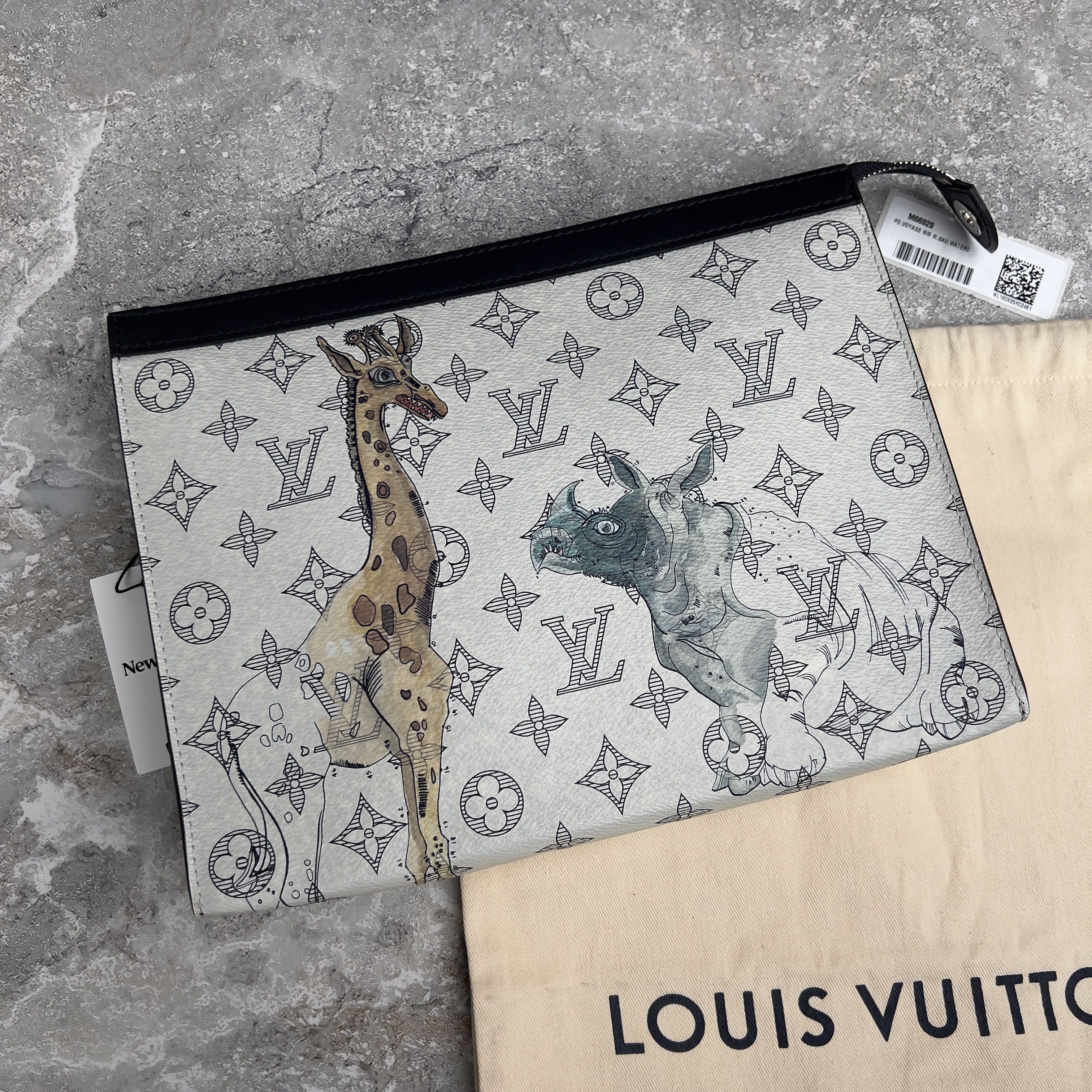 Louis Vuitton Louis Vuitton Chapman Savane Pochette Monogram Canvas Clutch Size ONE SIZE - 2 Thumbnail