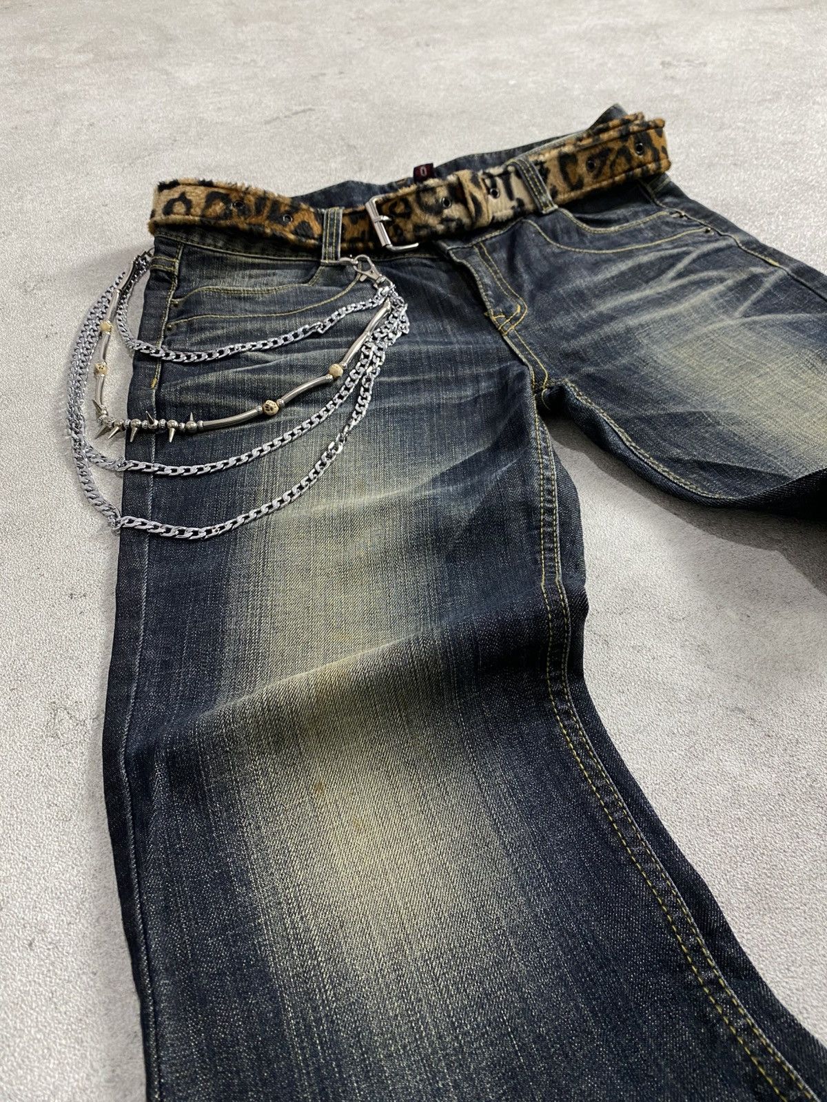 Tornado Mart 2000s Fanup middle wash claw wark flare jean Size US 32 / EU 48 - 3 Thumbnail
