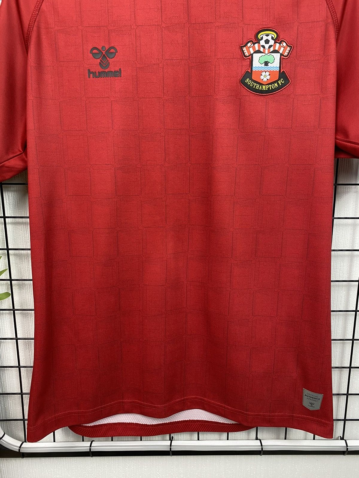 Other Southampton FC soccer jersey 2021 2022 hummel football S kit Size US S / EU 44-46 / 1 - 5 Thumbnail