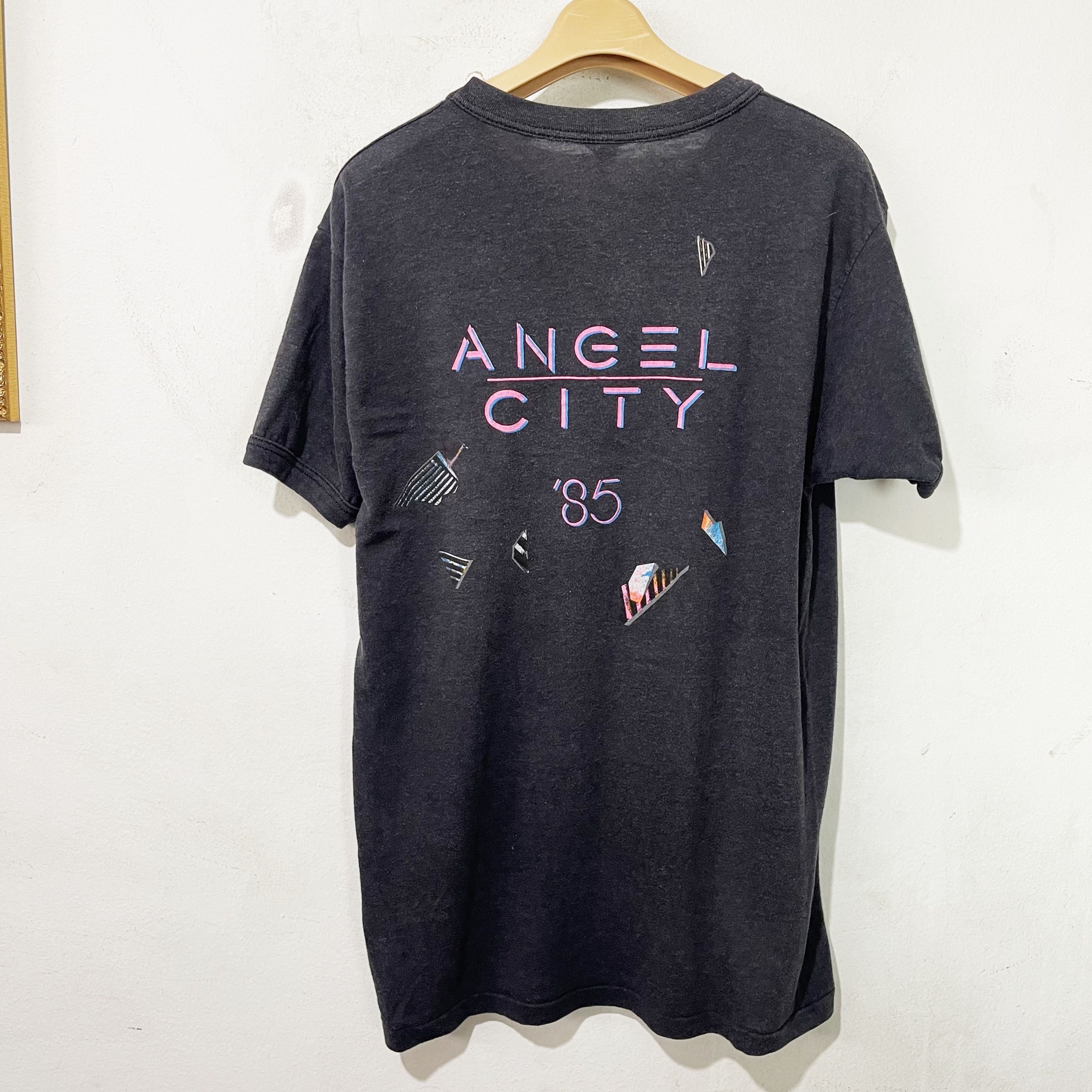 Band Tees Vintage 1985 The Angels Two Minute Warning Shirt Size US S / EU 44-46 / 1 - 3 Thumbnail