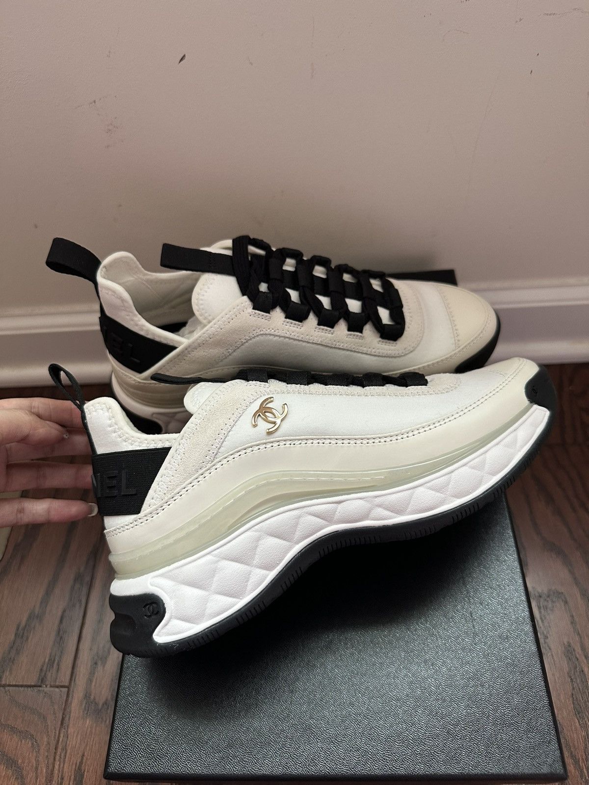 Chanel Chanel REV Sneaker Ivory size 35.5 Size US 5.5 / IT 35.5 - 4 Thumbnail