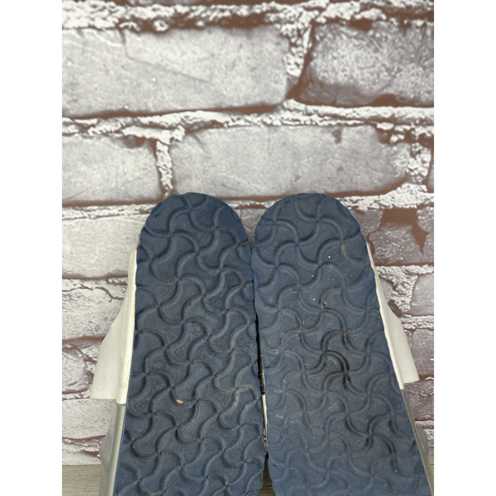 Birkenstock Birkenstock Arizona Two Toned Silver White Leather Strap San Size US 10 / IT 40 - 11 Thumbnail