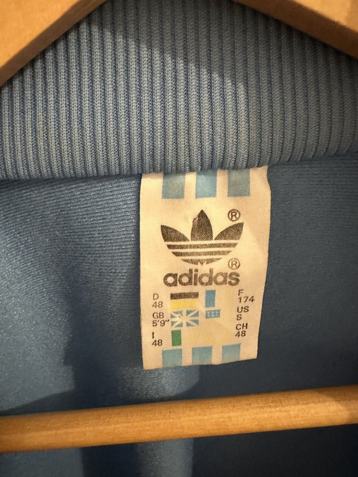 Adidas Adidas Windbreaker Jacke Size S-M Retro Vintage Track JACKET Size US S / EU 44-46 / 1 - 9 Thumbnail