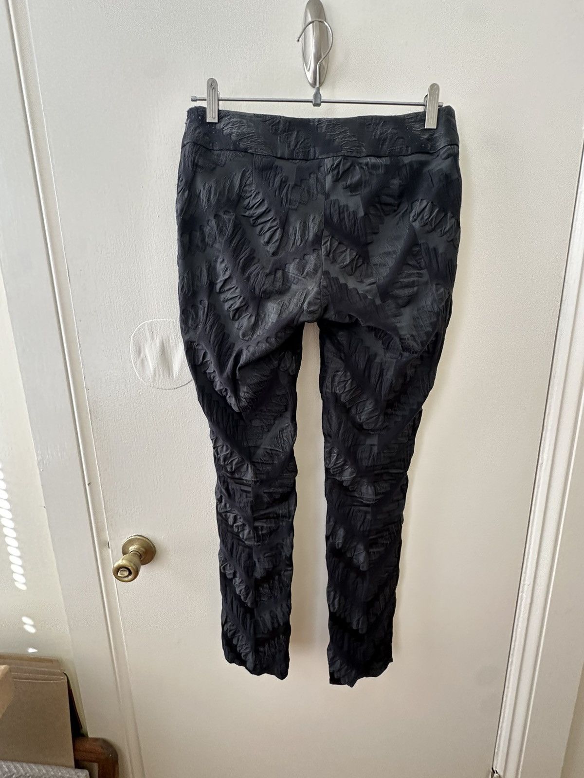 Issey Miyake Rare Issey Miyake Nylon Textured Black Trouser Pants Size 30" / US 8 / IT 44 - 2 Thumbnail