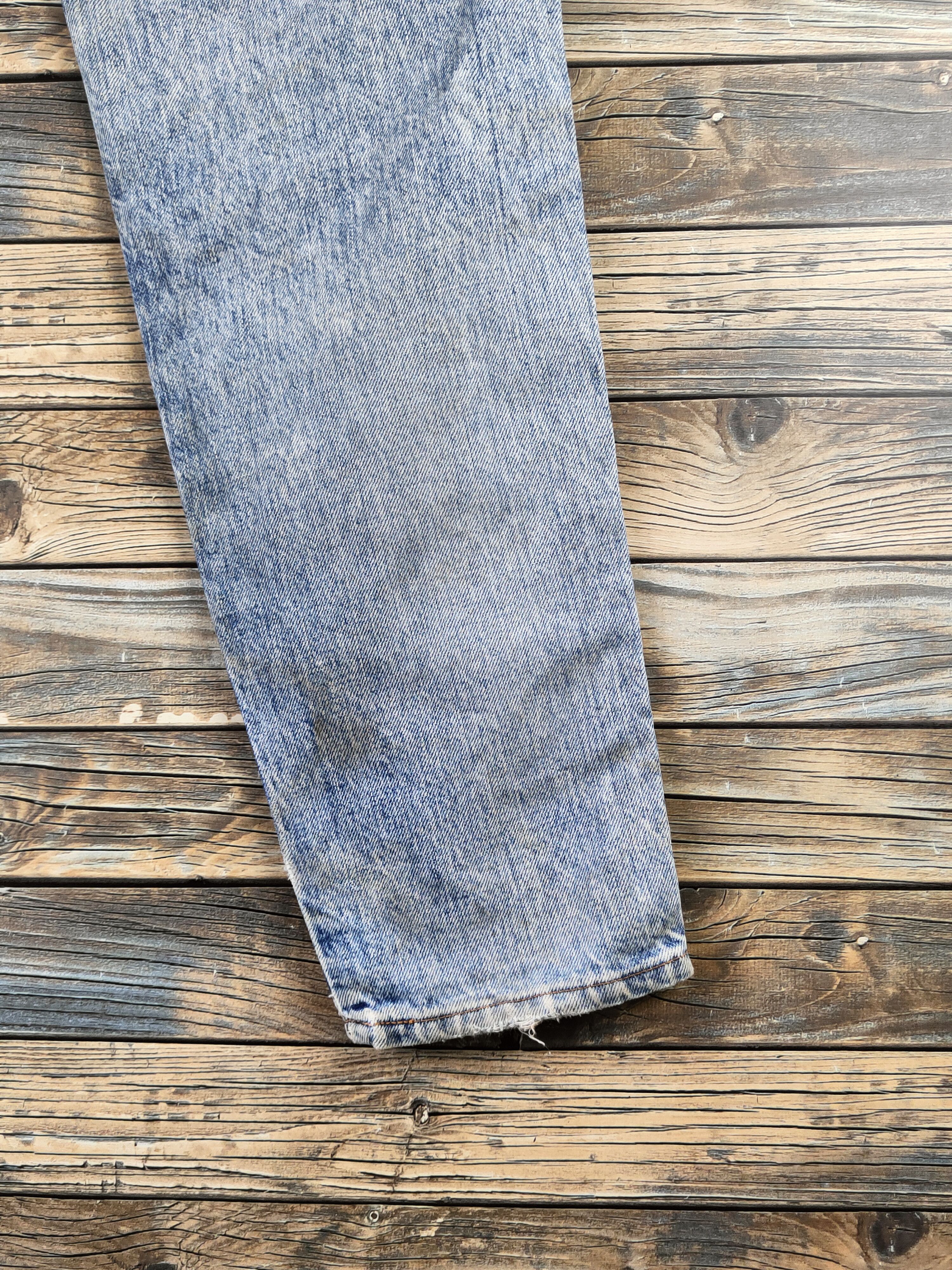 Levi's DL Levi's big E Blue Distressed Ripped Jeans #46-962 Size US 31 - 12 Thumbnail