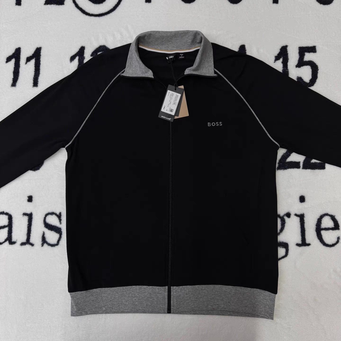 Hugo Boss HugoBoss Black & Gray Colorblock Knit Jacket Q10 Size US M / EU 48-50 / 2 - 1 Thumbnail