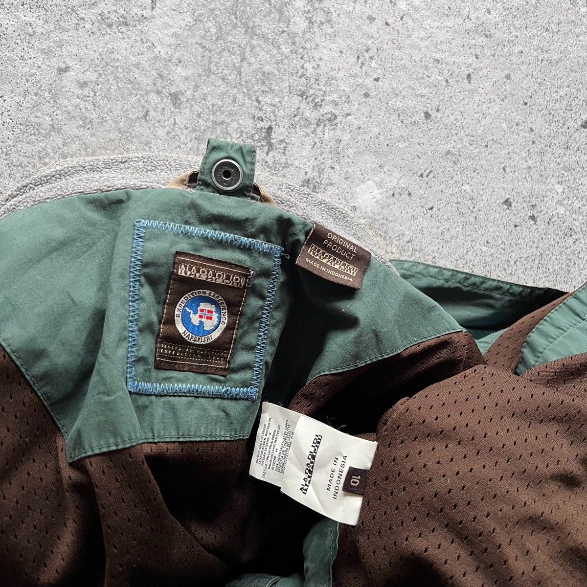 Napapijri × Vintage Napapijri Vintage 00s Full Zip Windbreaker Green LS Jacket Size S / US 4 / IT 40 - 9 Thumbnail