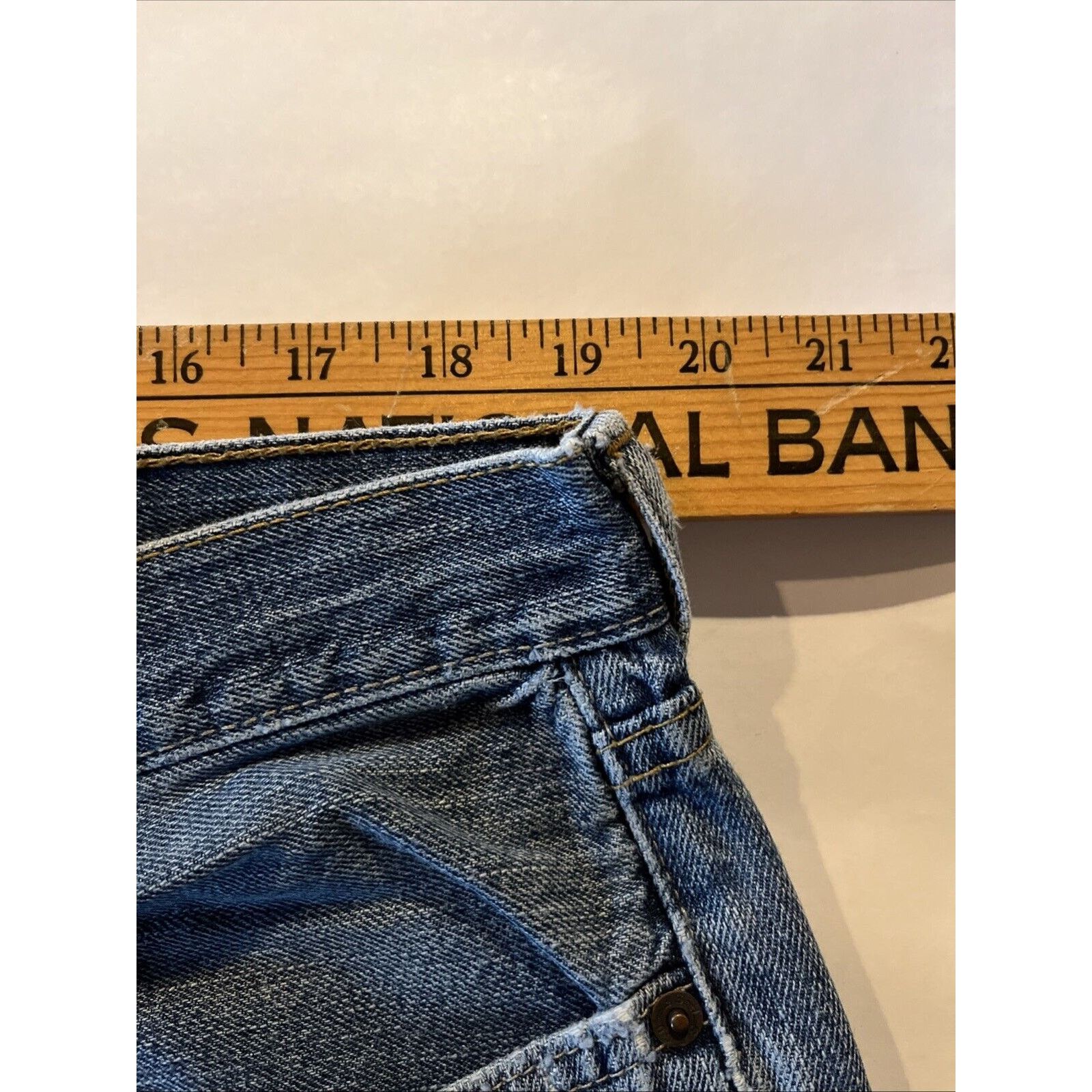 Levi's Levi’s 559 Jeans Men’s 38x32 Blue Medium Wash Cotton Denim Size US 38 / EU 54 - 5 Thumbnail