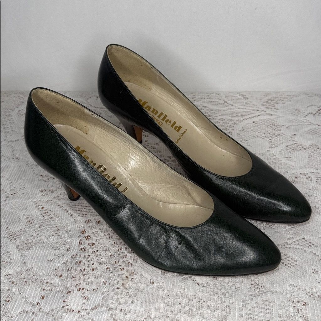 The Unbranded Brand Vintage Manfield France high end leather green heels sz 8.5 Size US 8.5 / IT 38.5 - 1 Thumbnail