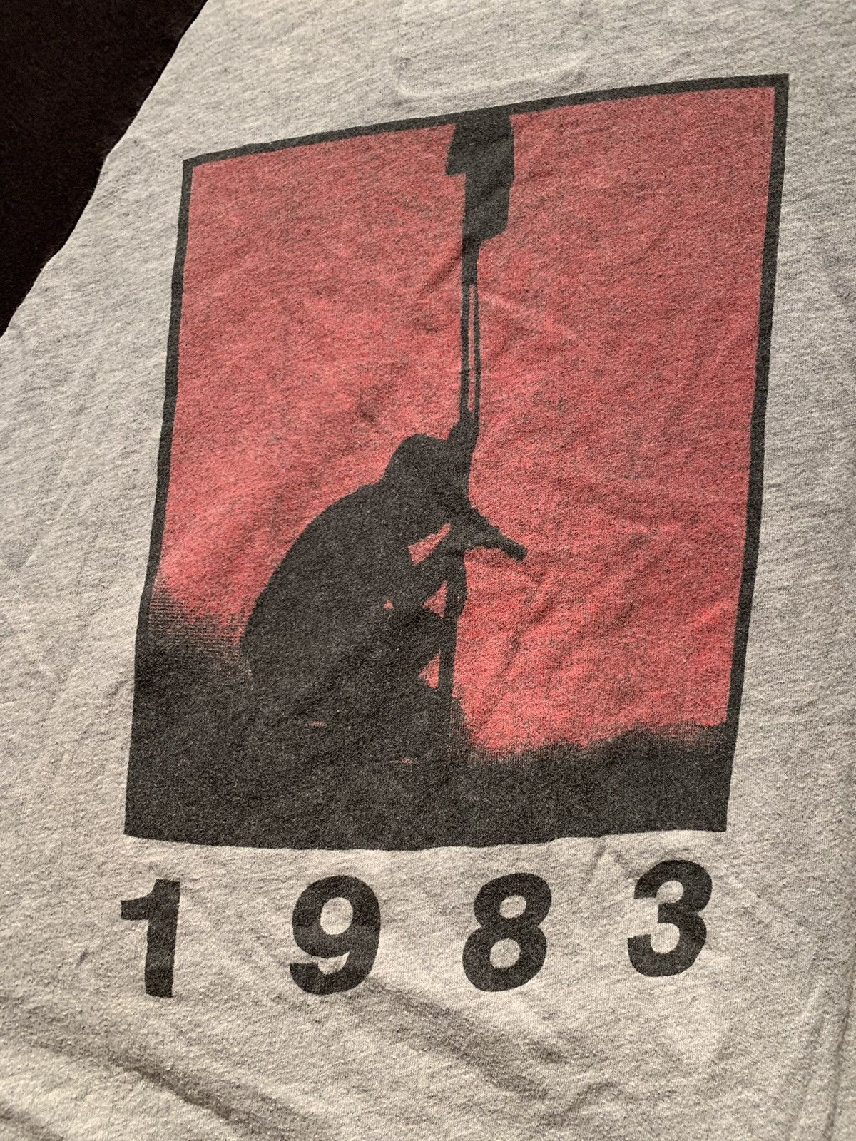 Band Tees × Trunk Ltd × Vintage RARE Vintage U2 Under A Blood Red Sky 1983 Tour Raglan Shirt Size US L / EU 52-54 / 3 - 4 Thumbnail