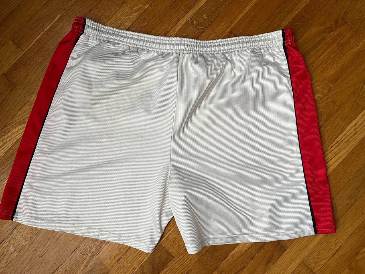 Le Coq Sportif Le Coq Sportif Sheffield United FC Size US 34 / EU 50 - 2 Thumbnail