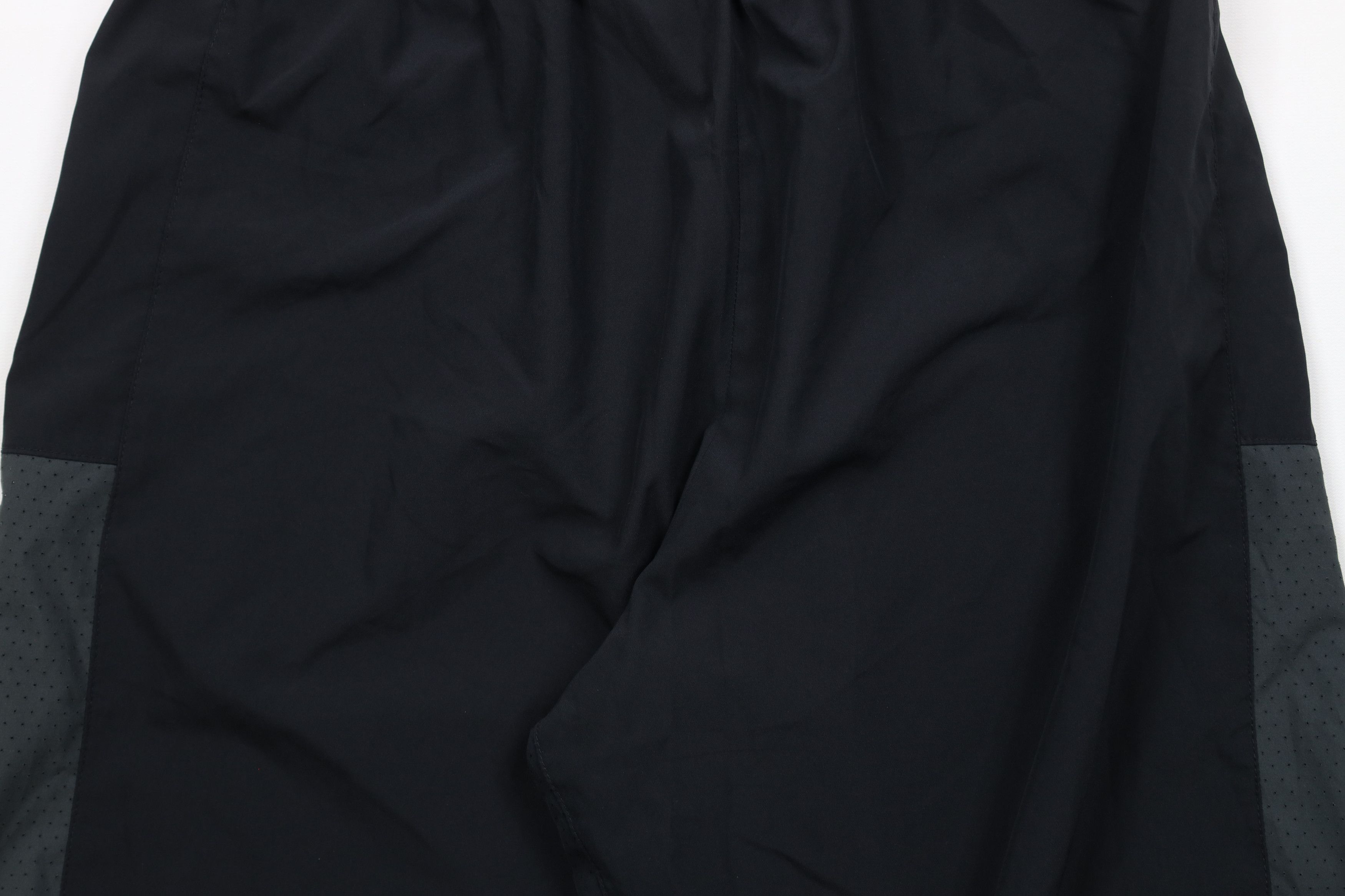 Nike × Vintage Vintage Nike Scott Reflective Swoosh Lined Above Knee Shorts Size US 34 / EU 50 - 9 Thumbnail