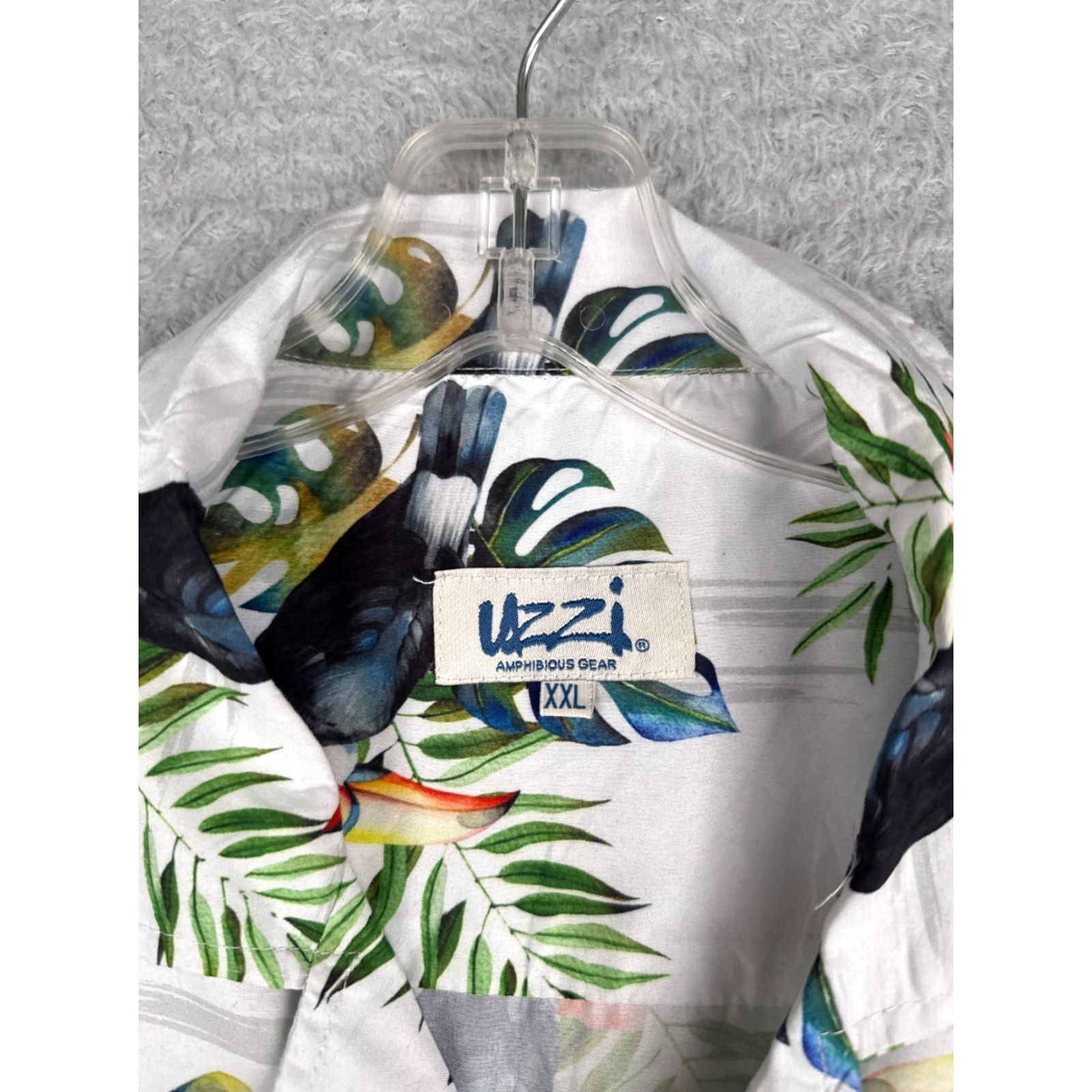 FUZZI Uzzi Shirt Men Hawaiian Floral Toucan White 2XL 100% Polyester Pocket Aloha Resort Vacation Size US XXL / EU 58 / 5 - 7 Thumbnail