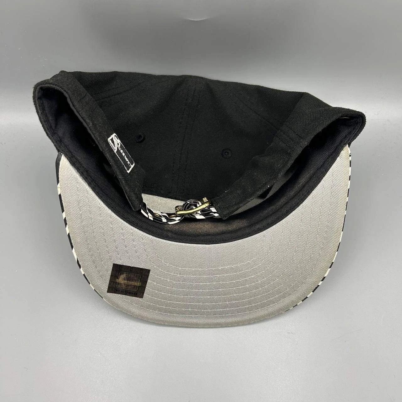 New Era Los Angeles LA Lakers Hat Men M-L Black White NBA Strap Back Size ONE SIZE - 5 Thumbnail