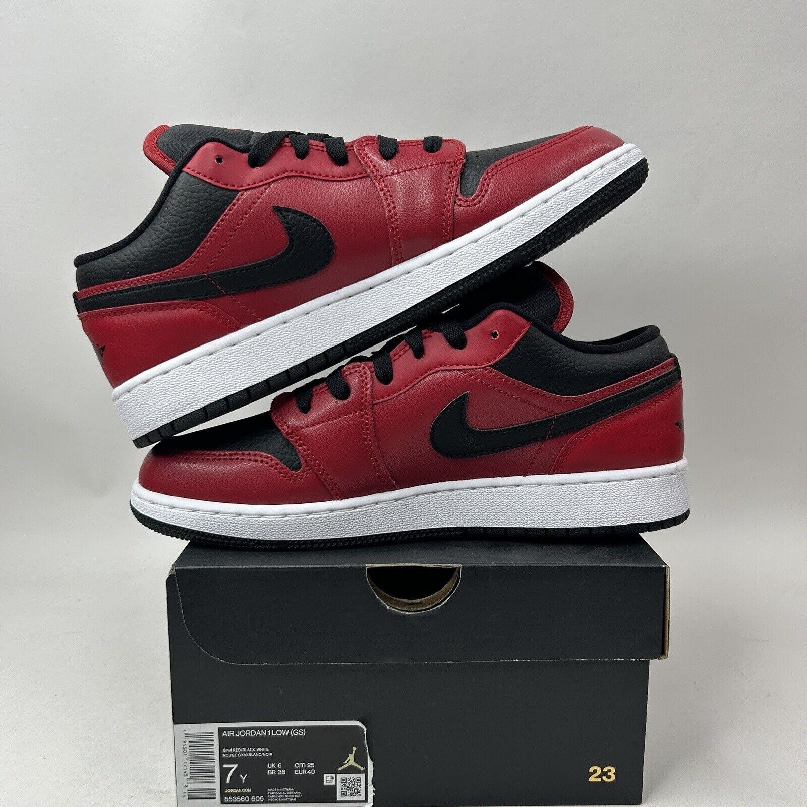 Nike Nike Air Jordan 1 Low Retro GS “Reverse Bred” 2023 Size US 8.5 / IT 38.5 - 3 Thumbnail