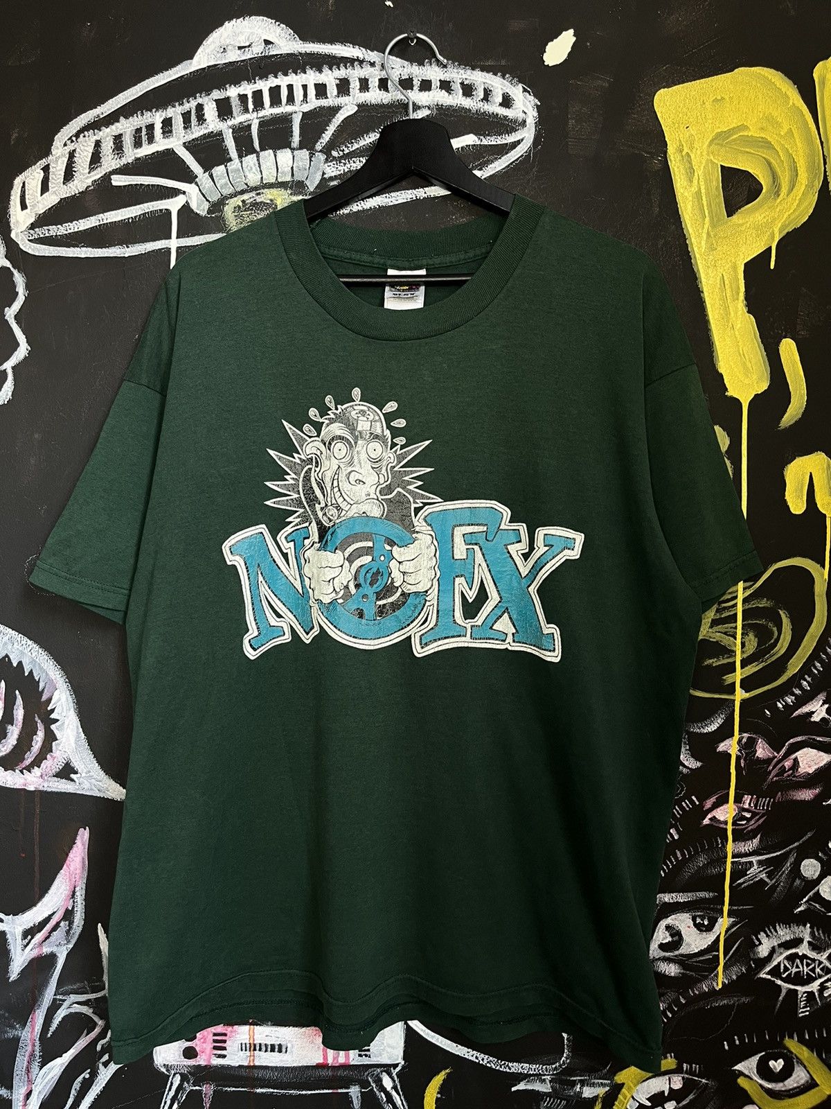 Image of Band Tees x Rock T Shirt Vintage 90's Nofx Punkrock Band Fat Wreck Chorts T-Shirt in Green (Size XL