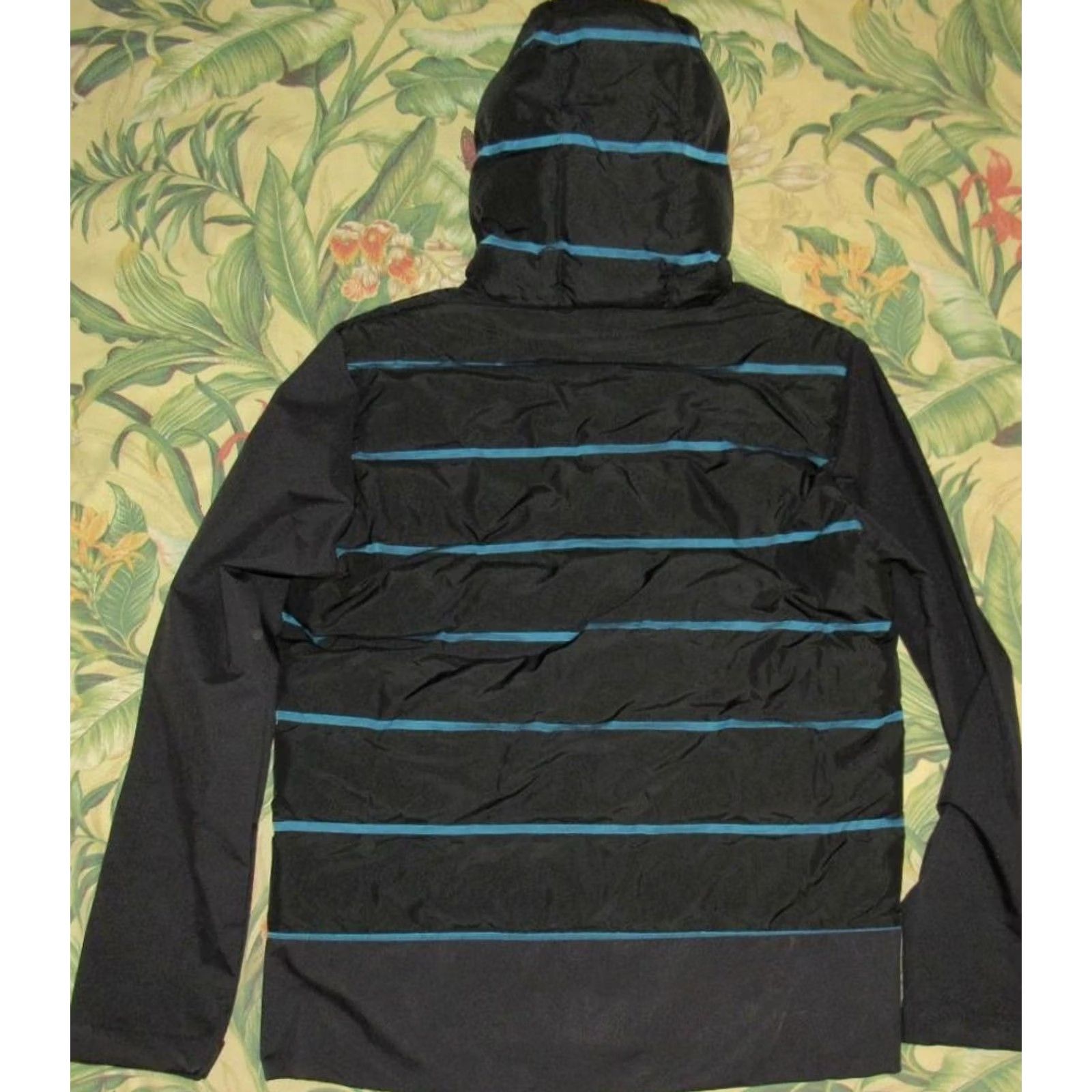 Vintage Porsche Taycan Collection Black Waterproof Jacket Small NWT Mens XS/S? Size US S / EU 44-46 / 1 - 4 Thumbnail