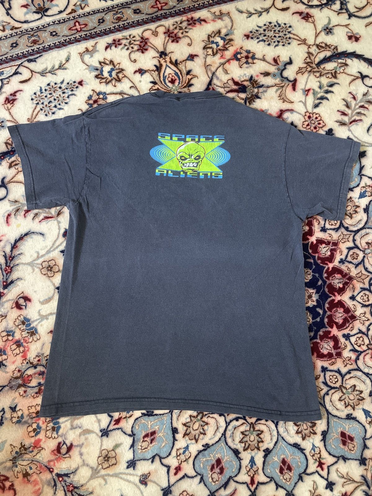 Vintage ALIENS IN BLACK GRAPHIC SHIRT Size US M / EU 48-50 / 2 - 2 Thumbnail