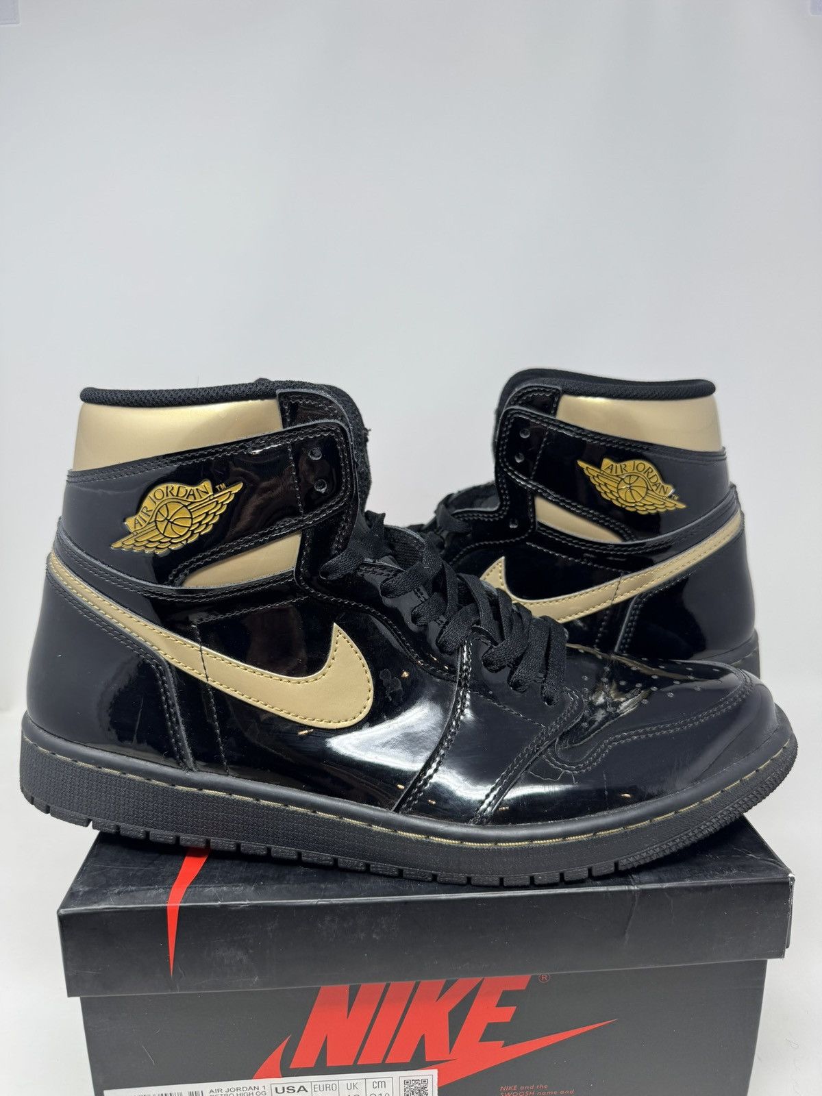 Jordan Brand Nike Air Jordan 1 Retro High Og Black Metallic Gold Size US 13 / EU 46 - 2 Thumbnail