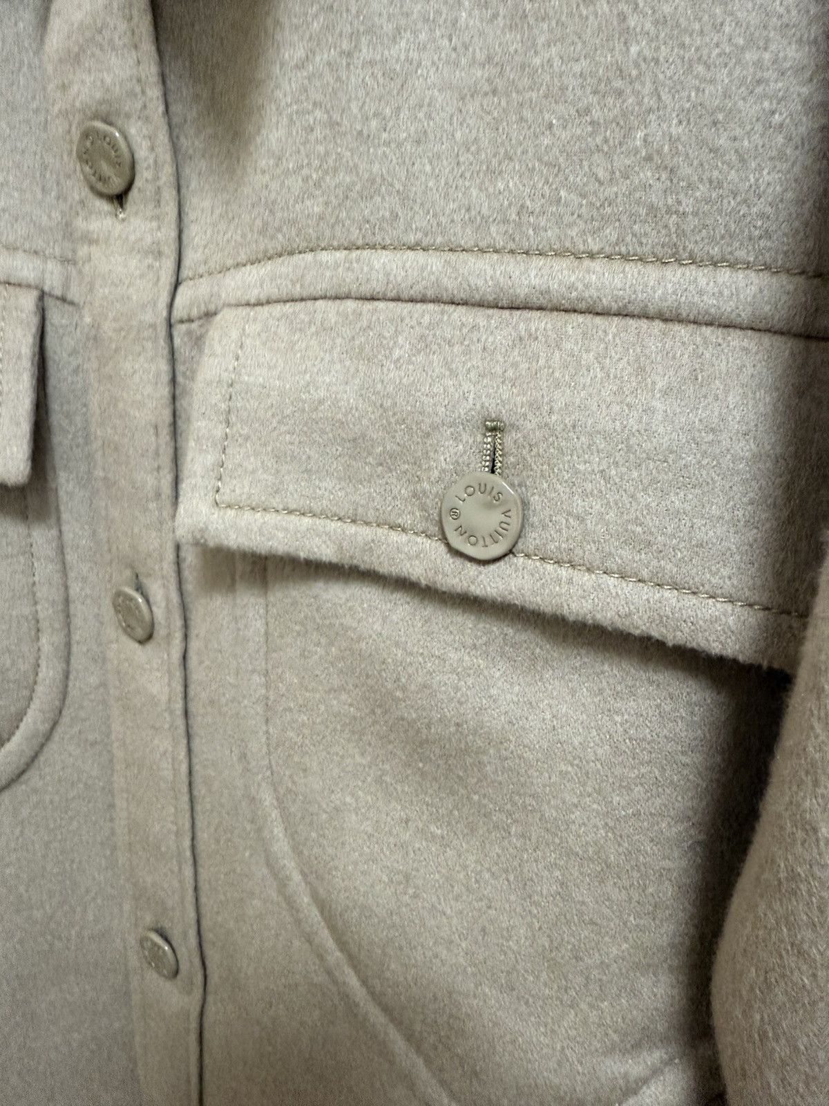 Louis Vuitton Louis Vuitton camel color oversized shirt jacket S Size US S / EU 44-46 / 1 - 5 Thumbnail