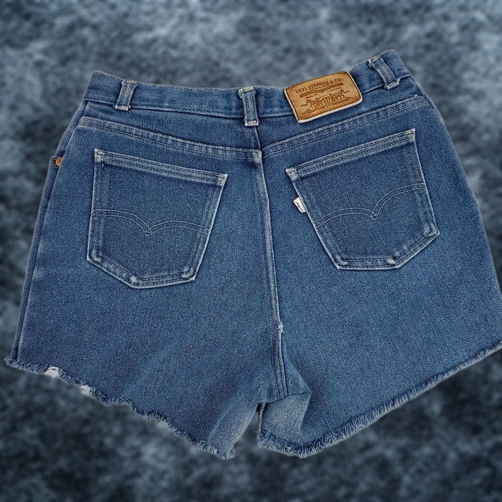 Levi's Vintage Levi's White Tab Blue Jean Cut Offs Womens Size 16 W30 x 3" Inseam Rockabilly Denim Jeans 1970s US Levis Mens Womens Girls Size 38" / US 16 / IT 52 - 1 Thumbnail